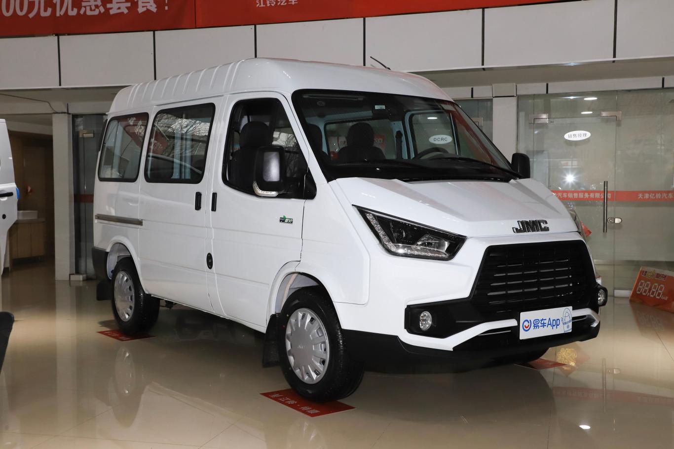 特顺短轴低顶 2.8t 手动 商运版 6座 jx493侧前45度车头向右水平