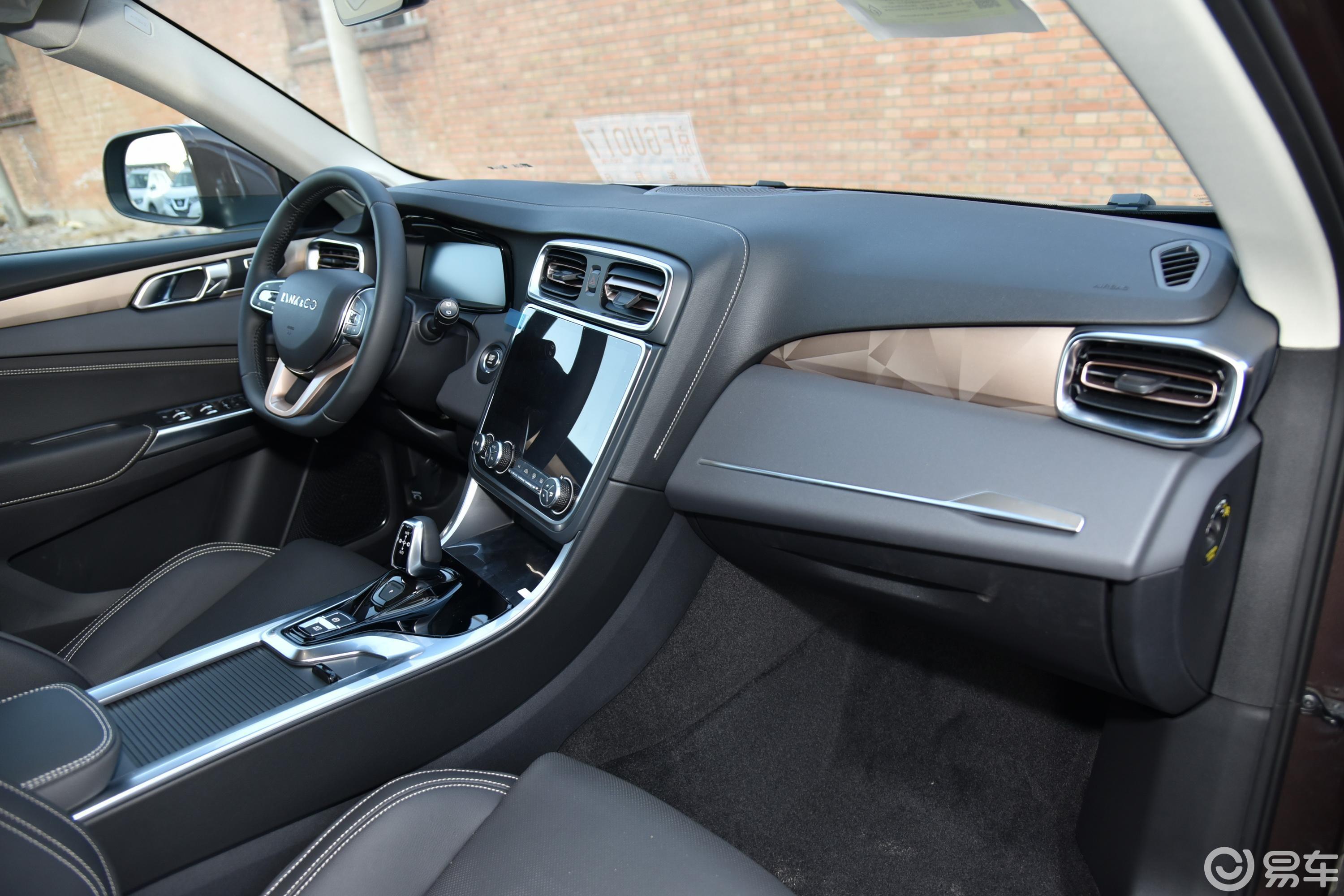 0td 手自一体 两驱 型pro 国vi内饰全景副驾驶员方向汽车图片-汽车