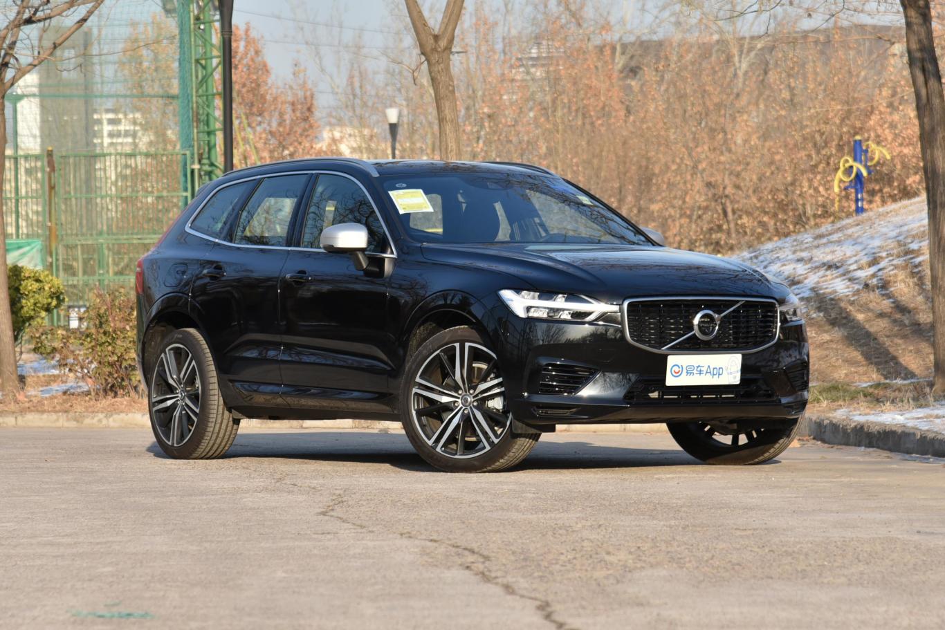 沃尔沃xc60 recharget8 智远运动版侧前45度车头向右水平