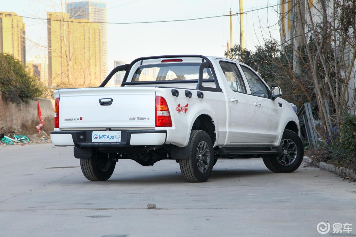 胜途5 2.0t 手动 四驱 长轴 精英版 柴油