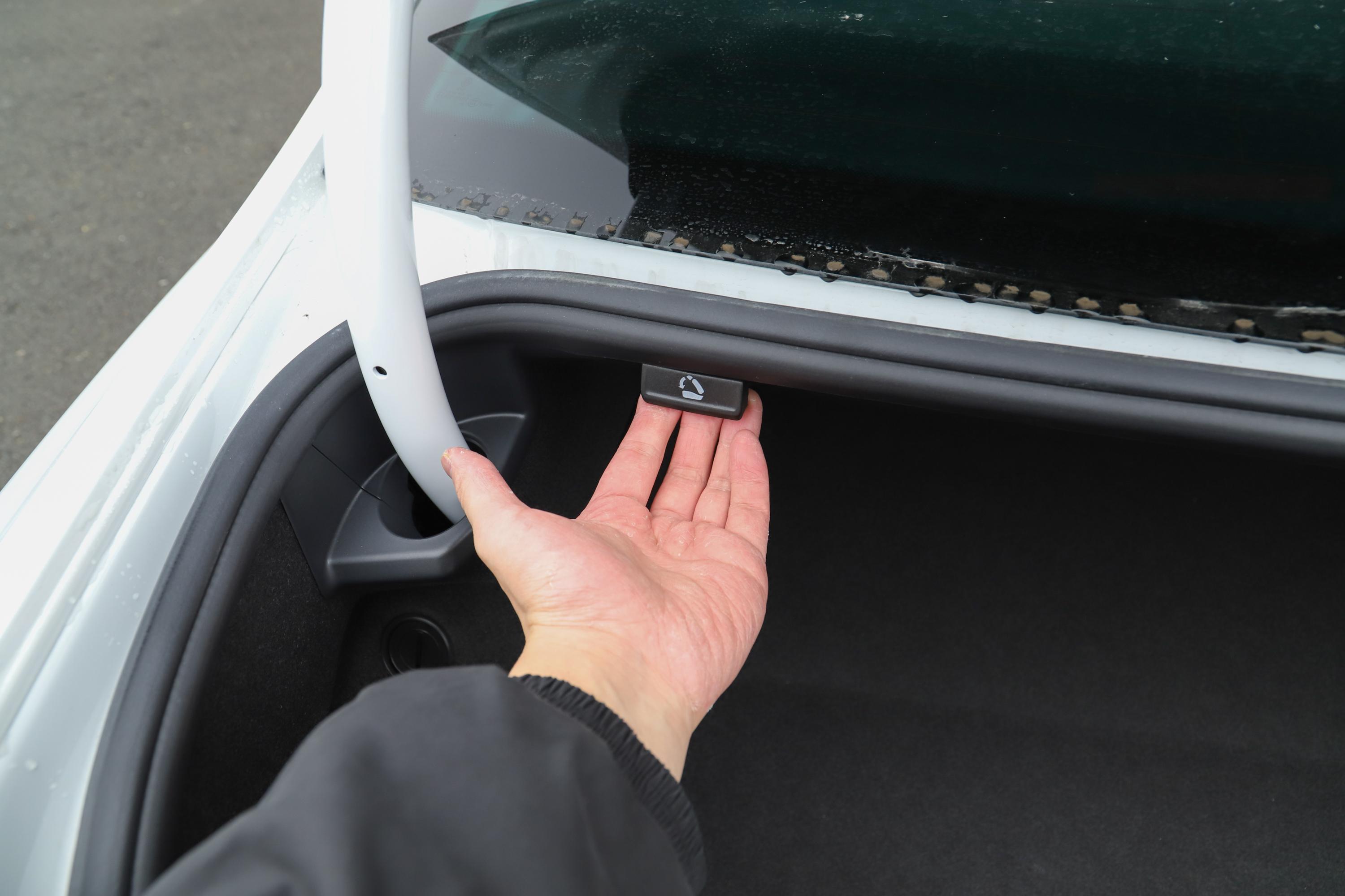 迈腾gte插电混动车尾座椅气囊