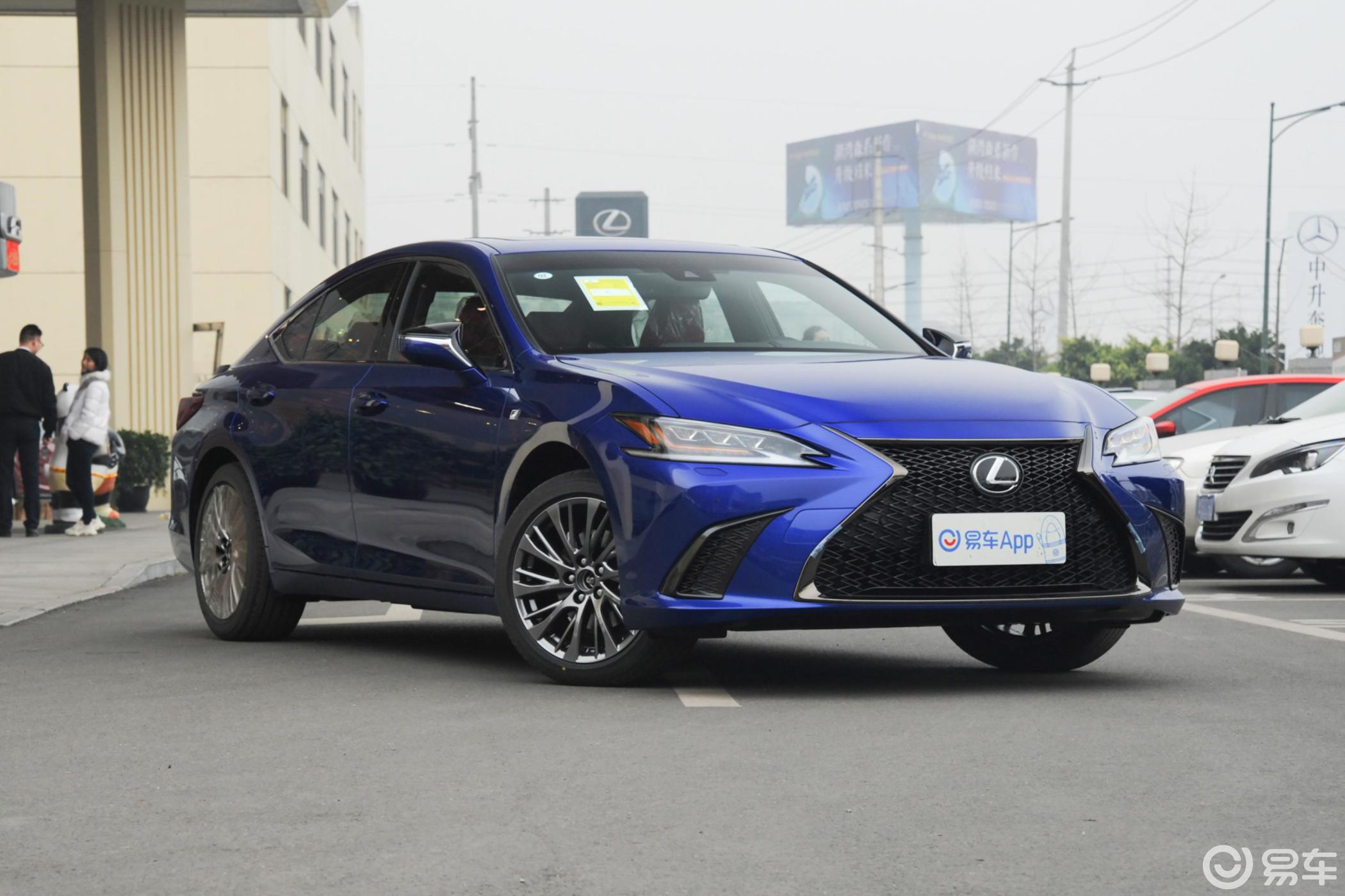 【雷克萨斯es2020款260 f sport侧前45度车头向右水平汽车图片-汽车