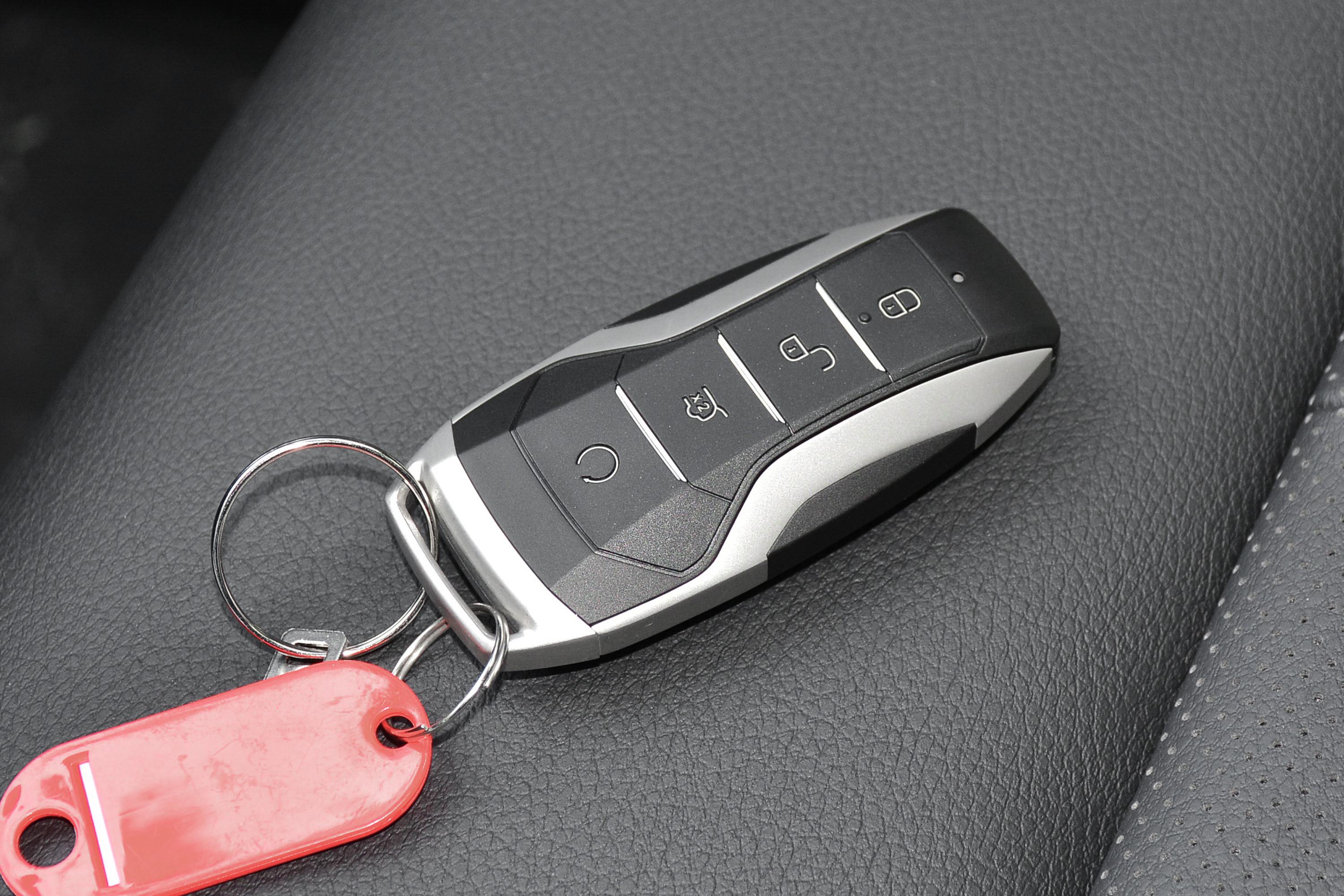 腾势x 插电混动车尾-座椅-气囊-易车