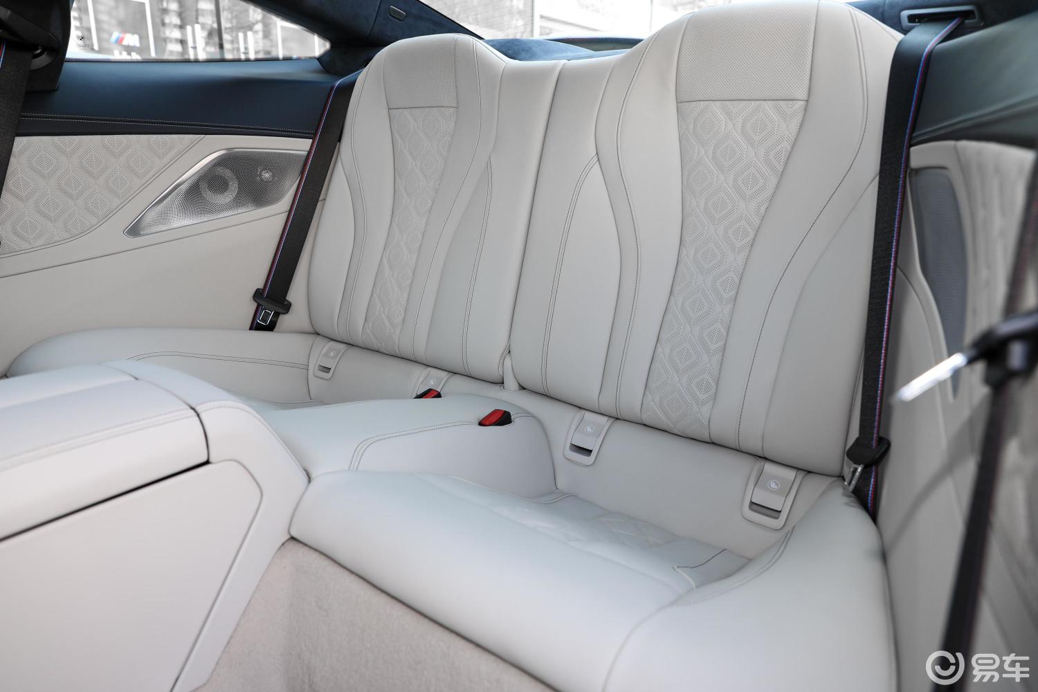 【宝马m82019款m8 双门轿跑车 雷霆版后排座椅汽车图片-汽车图片大全