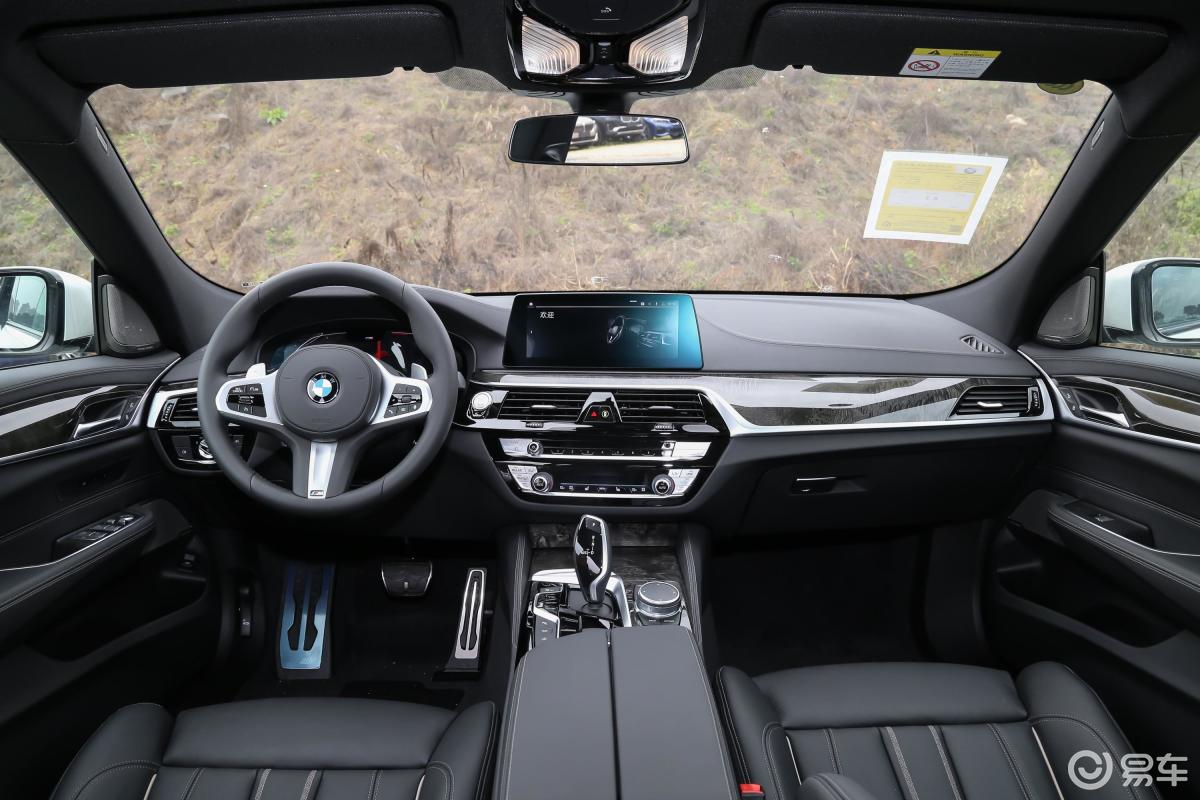 【宝马6系gt2020款630i m运动套装内饰全景正拍汽车图片-汽车图片大全