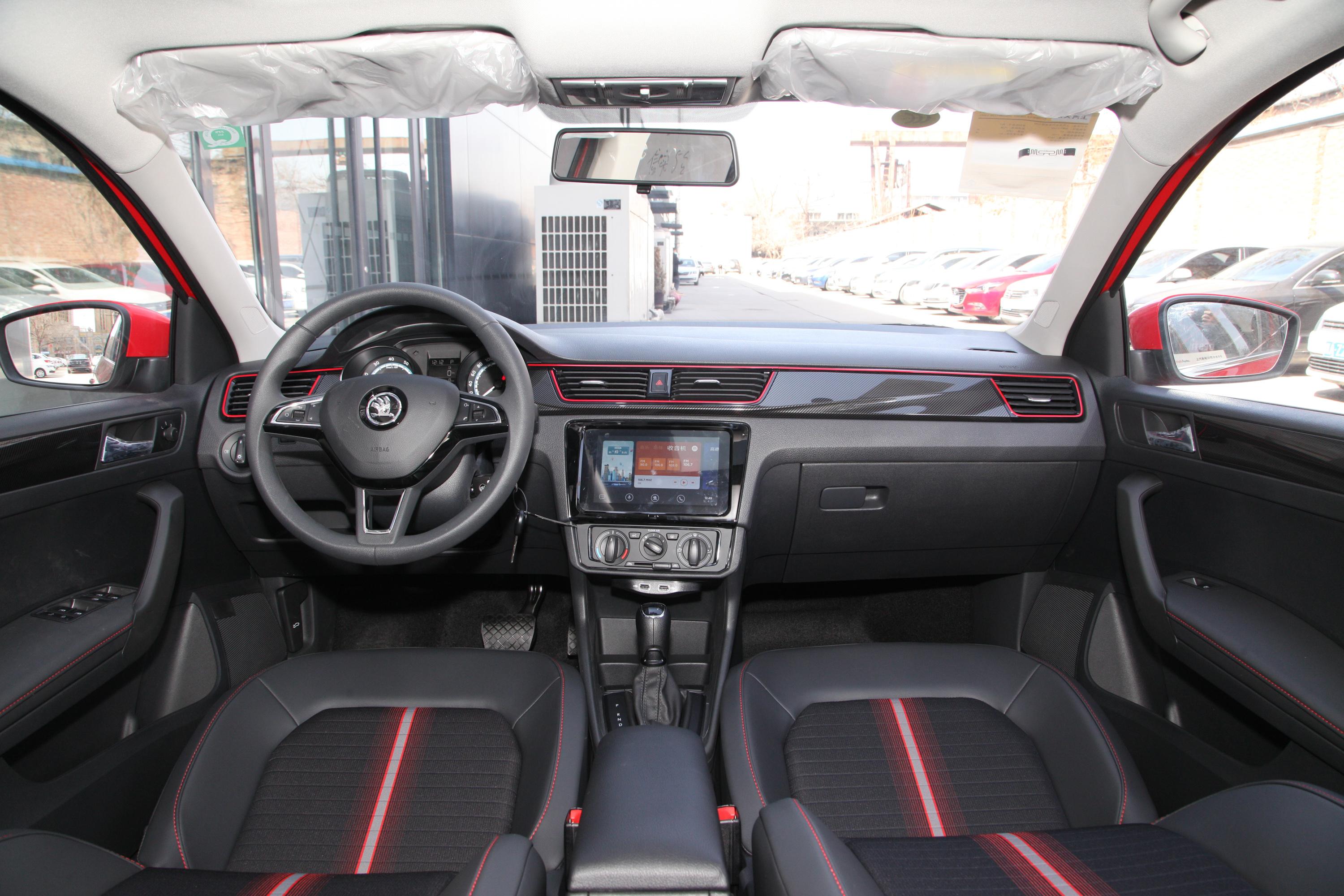 昕动内饰-轴距-动力-易车