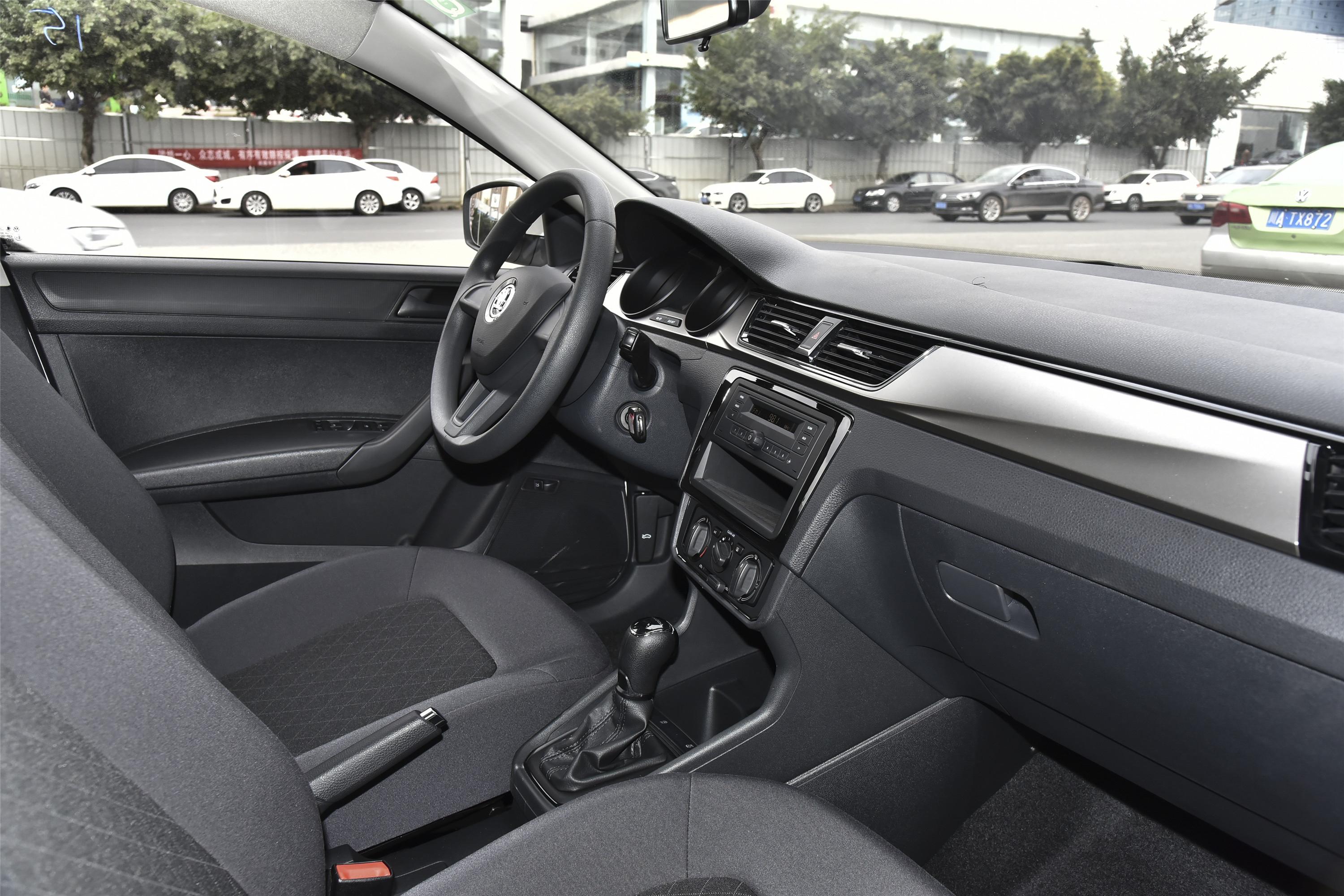 昕锐内饰-后排-发动机-易车