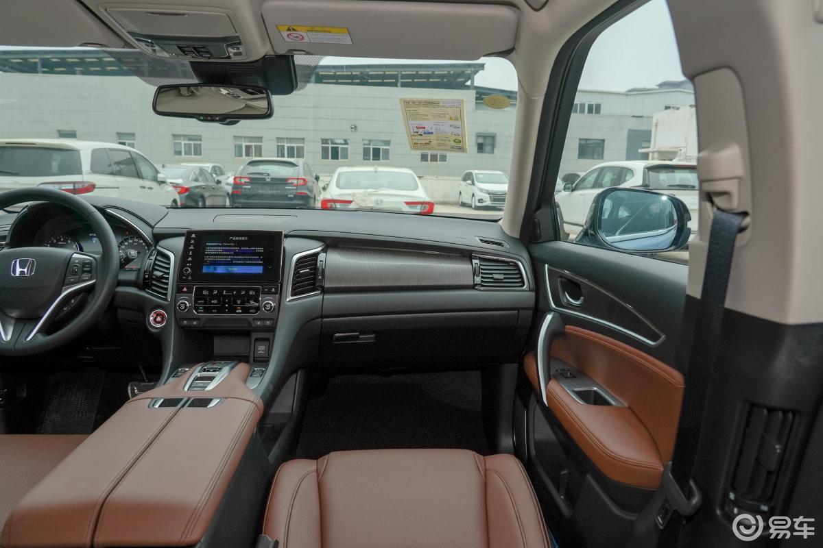 【冠道2020款370turbo 手自一体 四驱 至尊版副驾驶位区域汽车图片