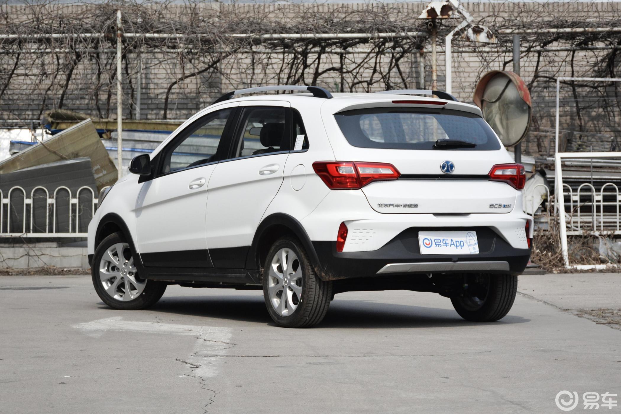 【北汽新能源ec52020款新风版侧后45度车头向左水平汽车图片-汽车图片