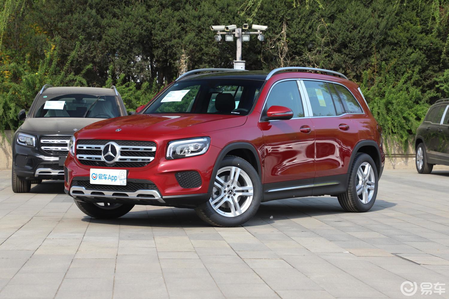 【奔驰glb2020款glb 200 动感型侧前45度车头向左水平汽车图片-汽车