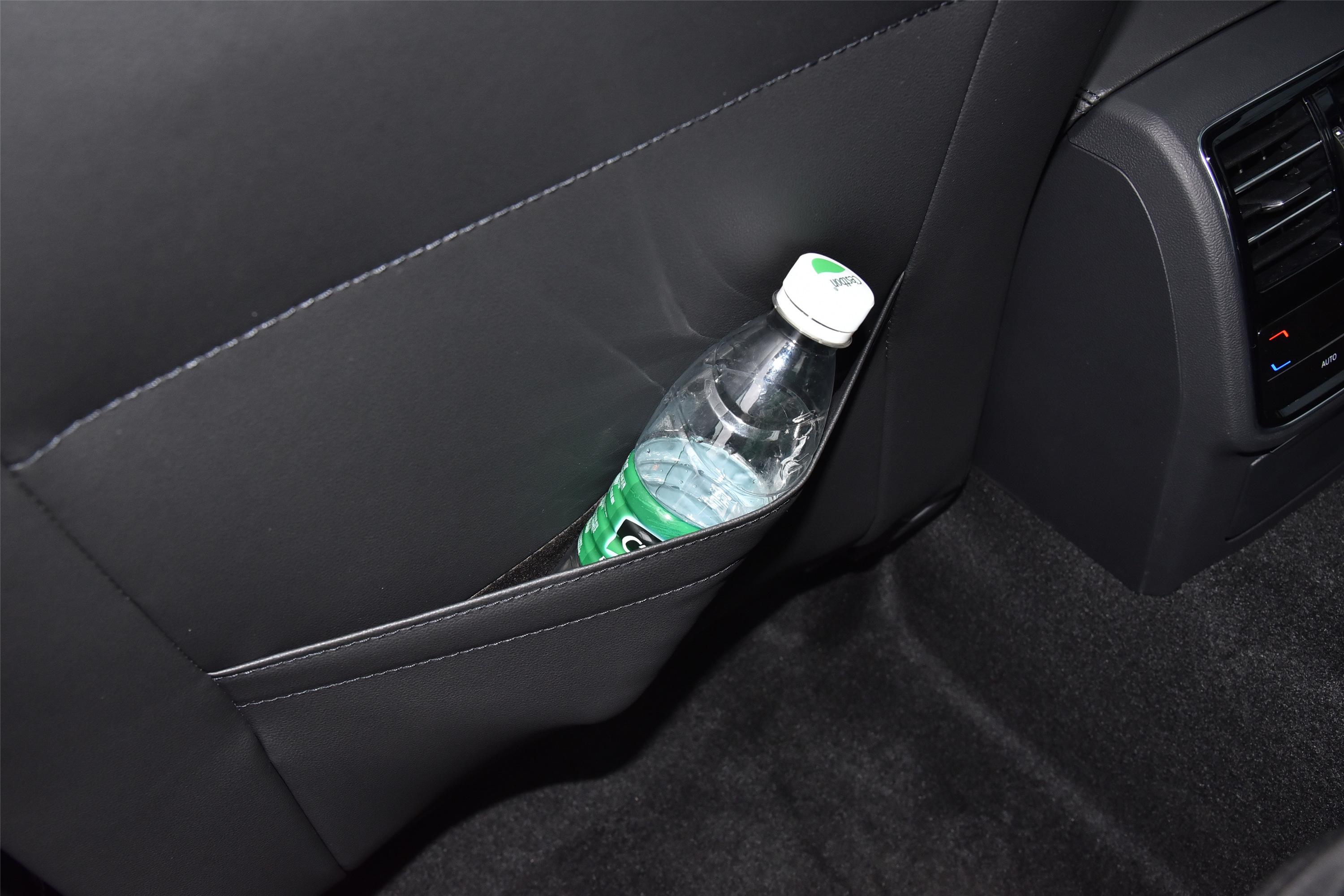 迈腾gte插电混动车尾座椅气囊