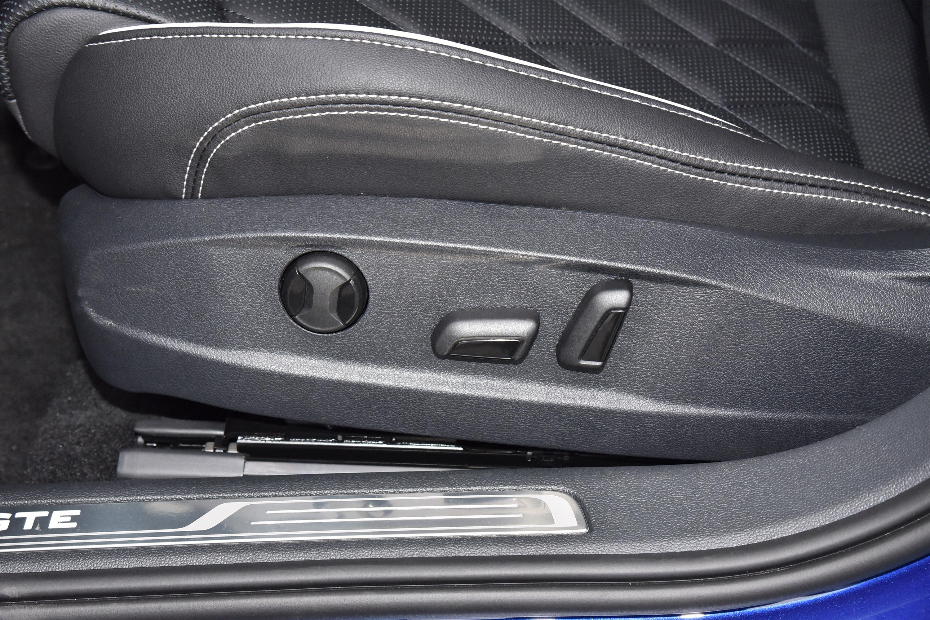 迈腾gte插电混动车尾座椅气囊