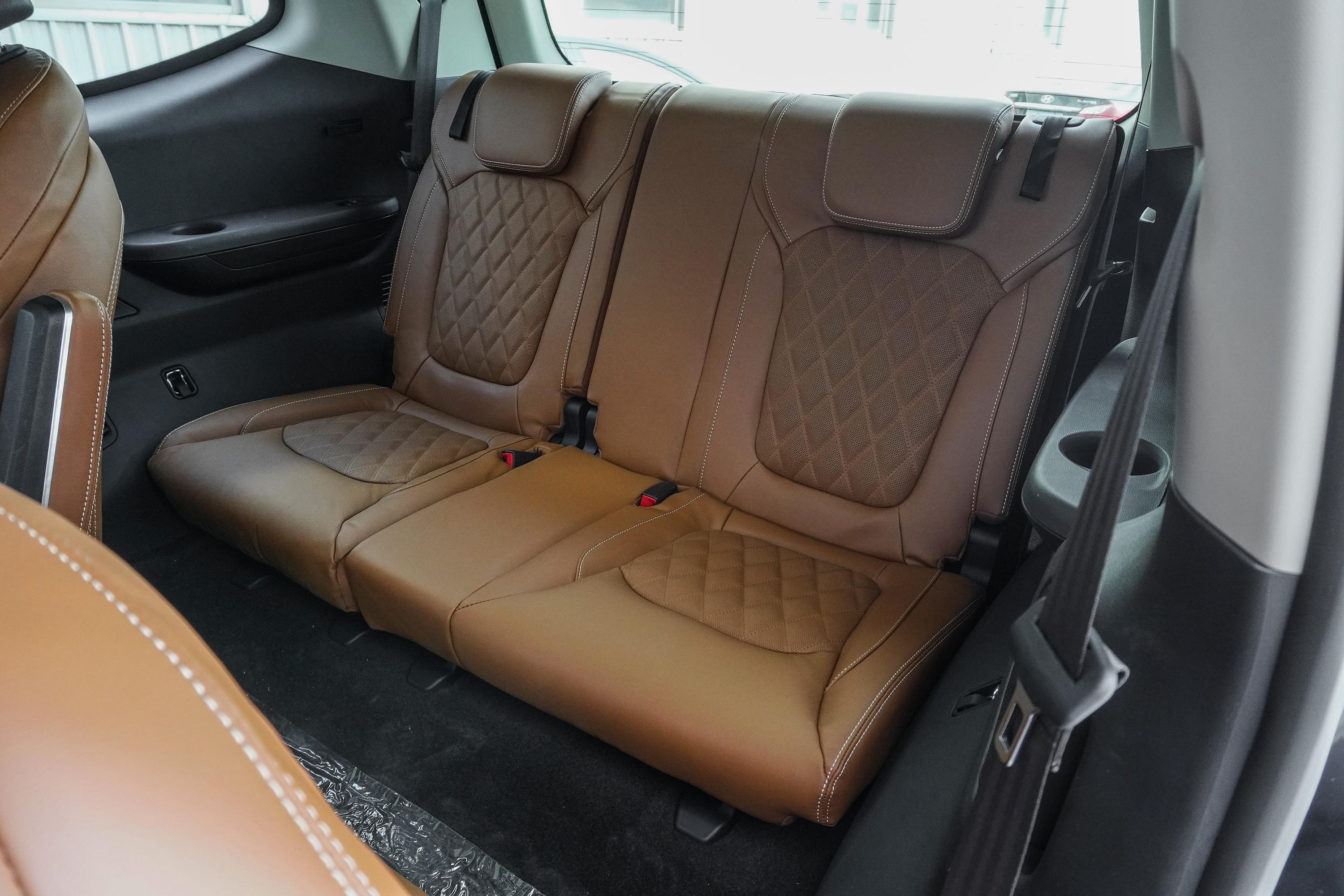 上汽大通maxusd90pro车头方向盘气囊