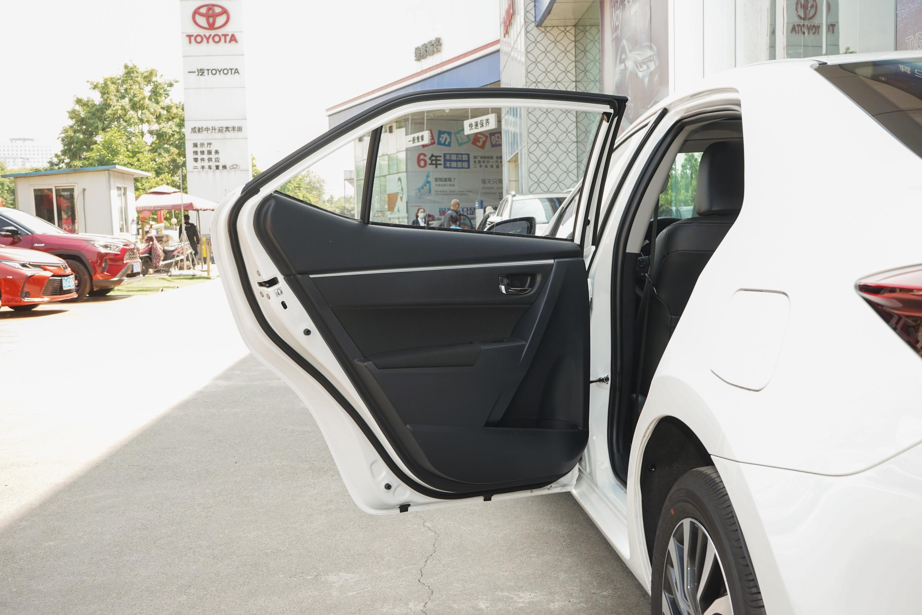 卡罗拉 双擎e 车头-座椅-气囊-易车