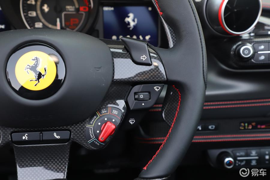 【法拉利f82020款spider 3.