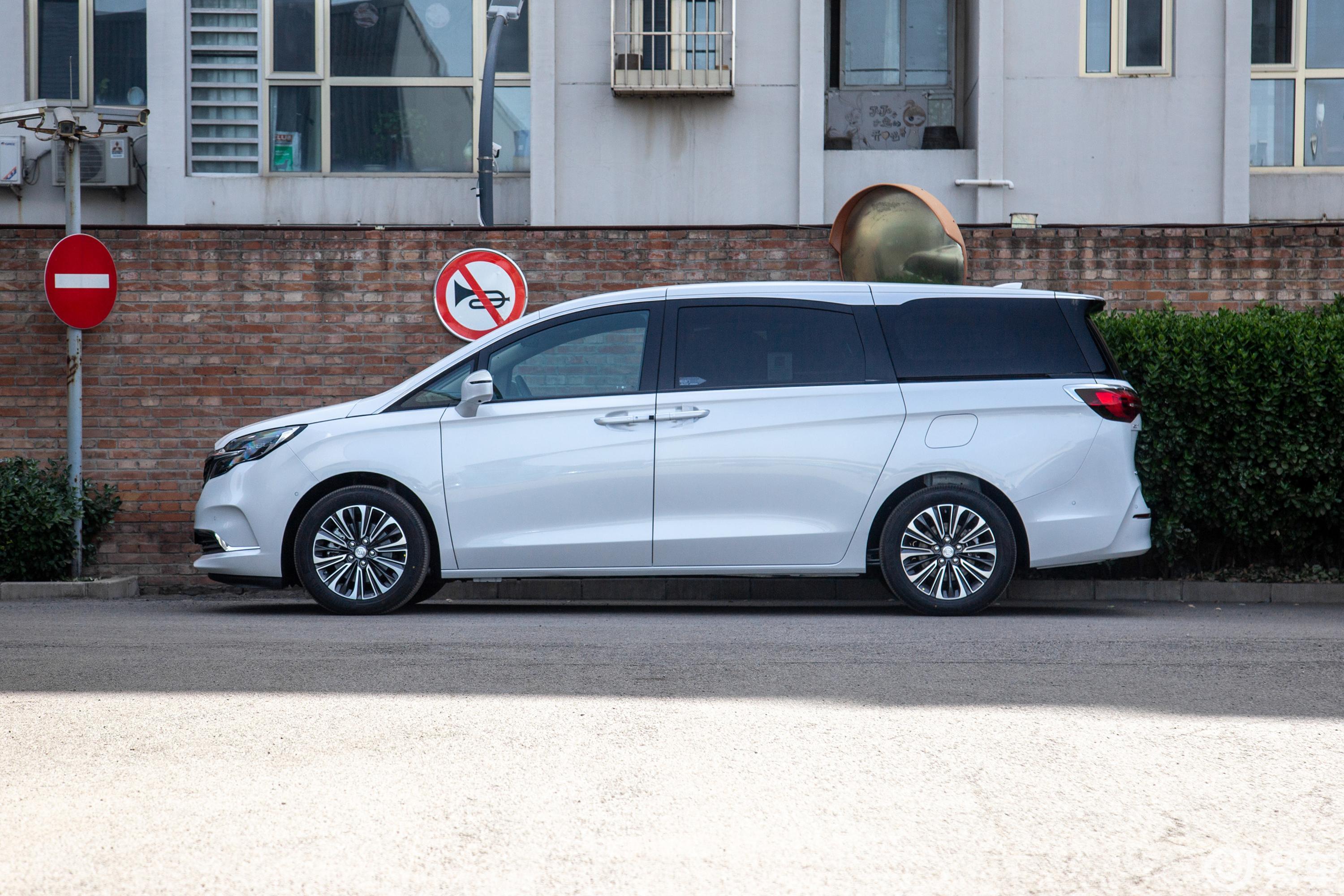 es陆尊 653t 豪华型