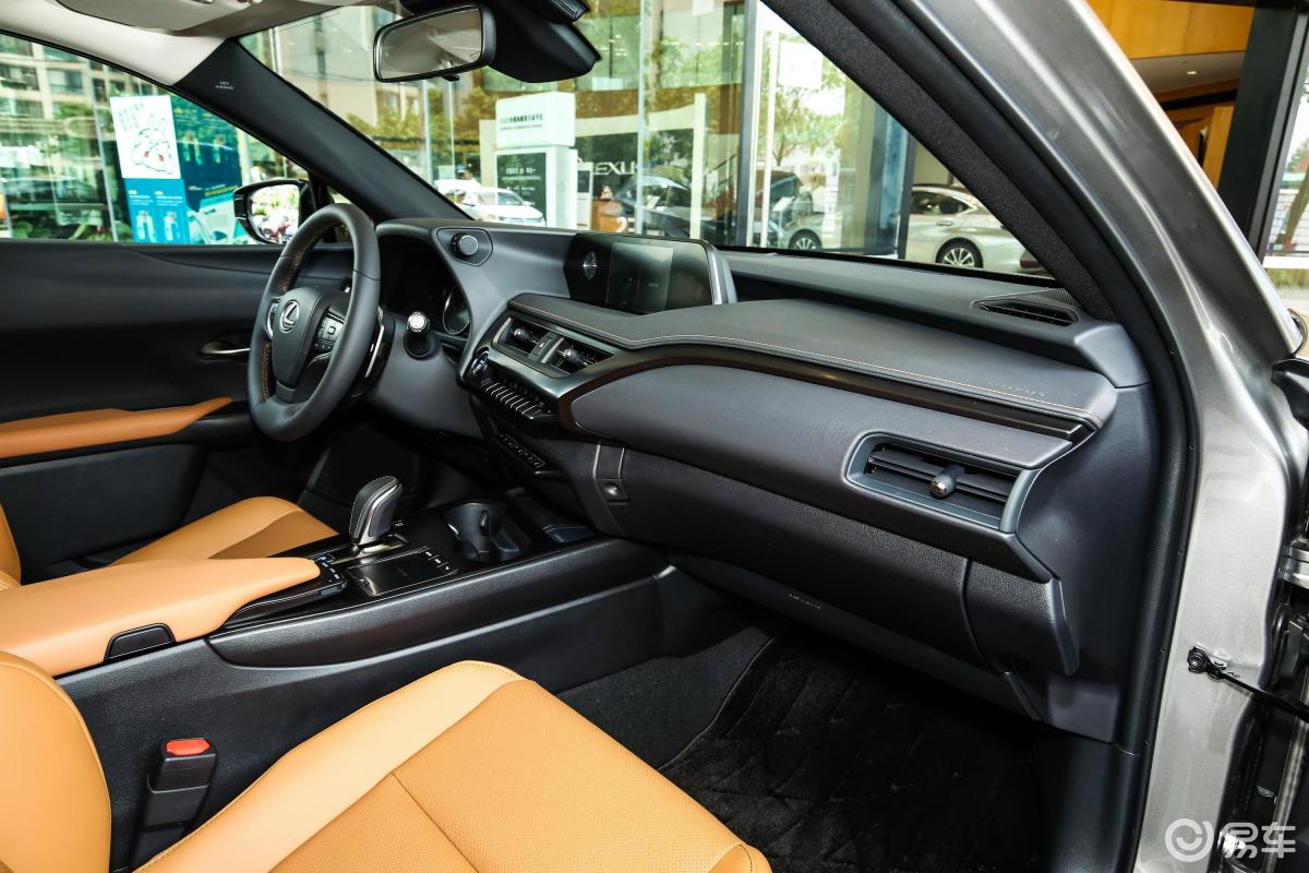 【雷克萨斯ux 纯电动2020款300e 纯·悦版内饰全景副驾驶员方向汽车