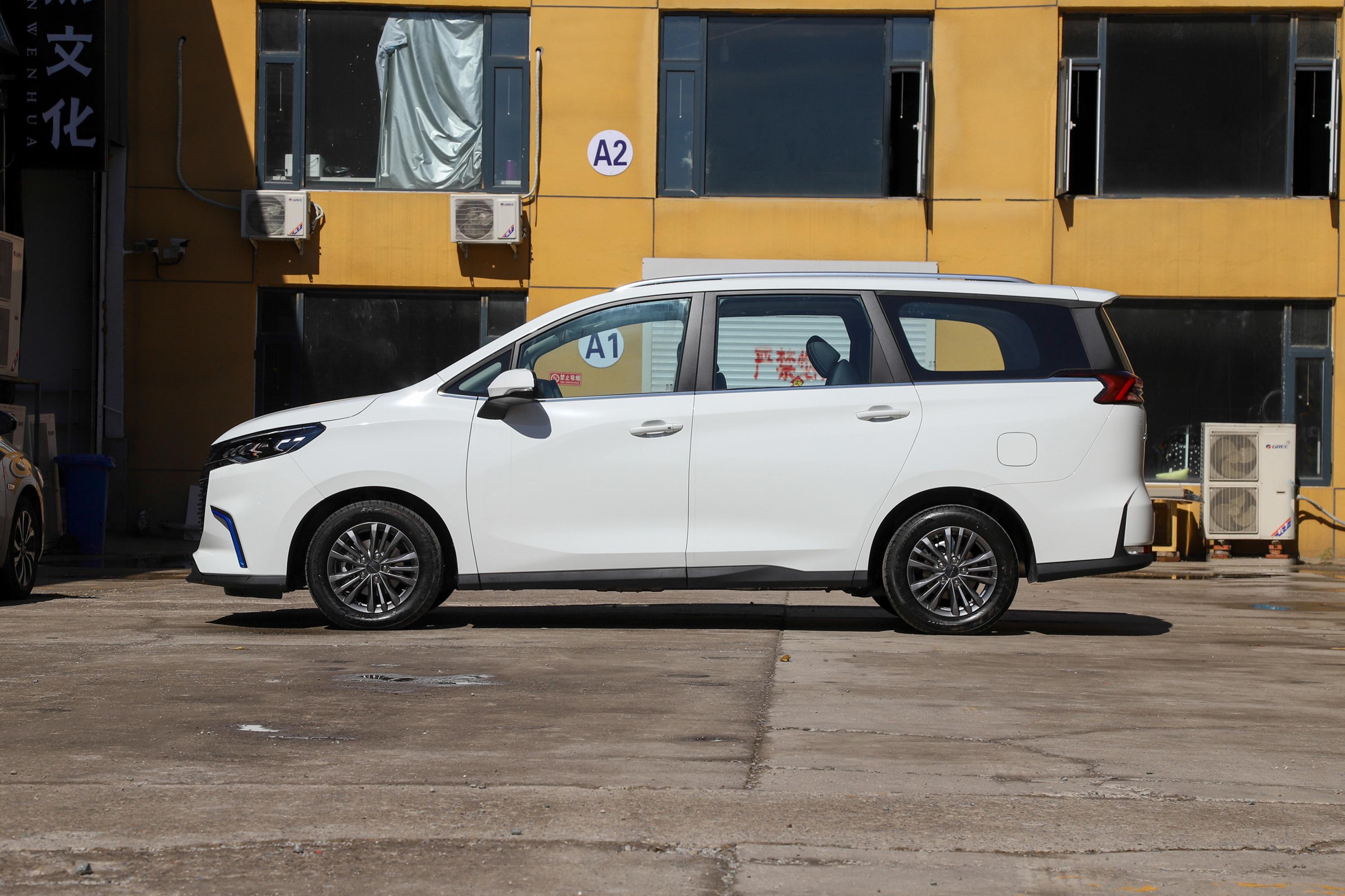 谁说家用车就一定平淡无趣内饰时尚 易车