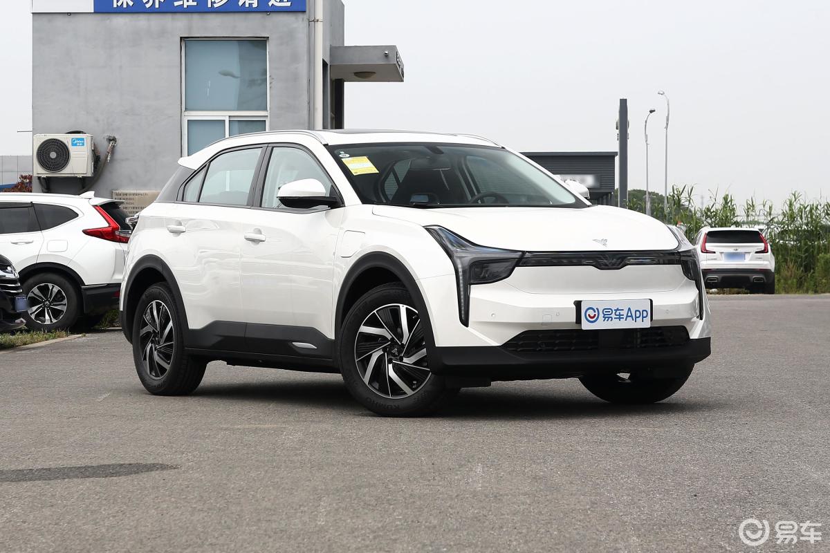 【哪吒u2020款400 u创侧前45度车头向右水平汽车图片-汽车图片大全】