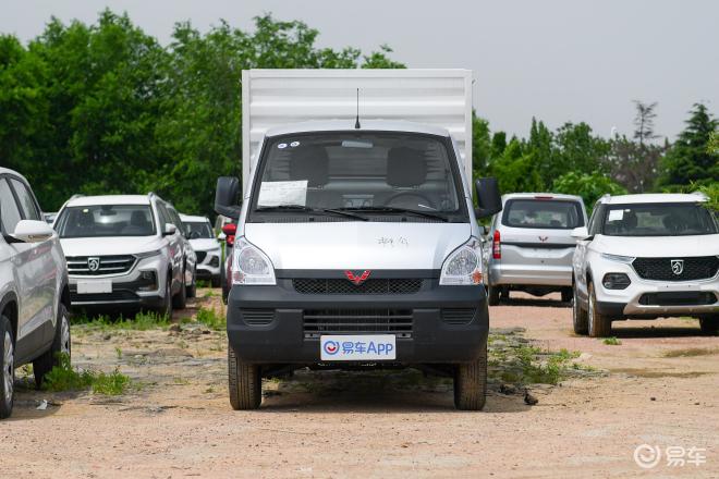 置换五菱荣光小卡翼开启有礼.