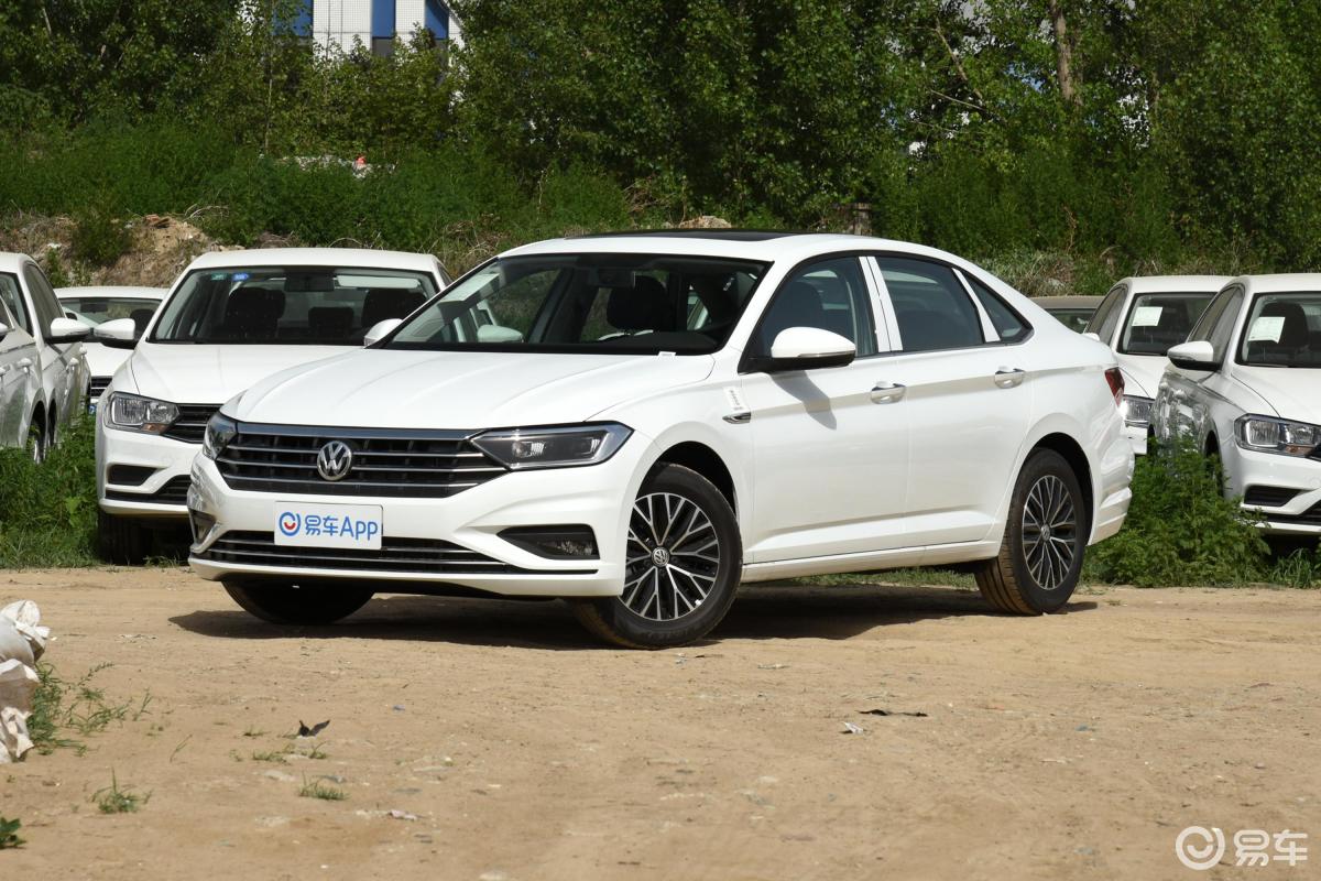 【速腾2020款200tsi 双离合 舒适型 国vi侧前45度车头向左水平汽车