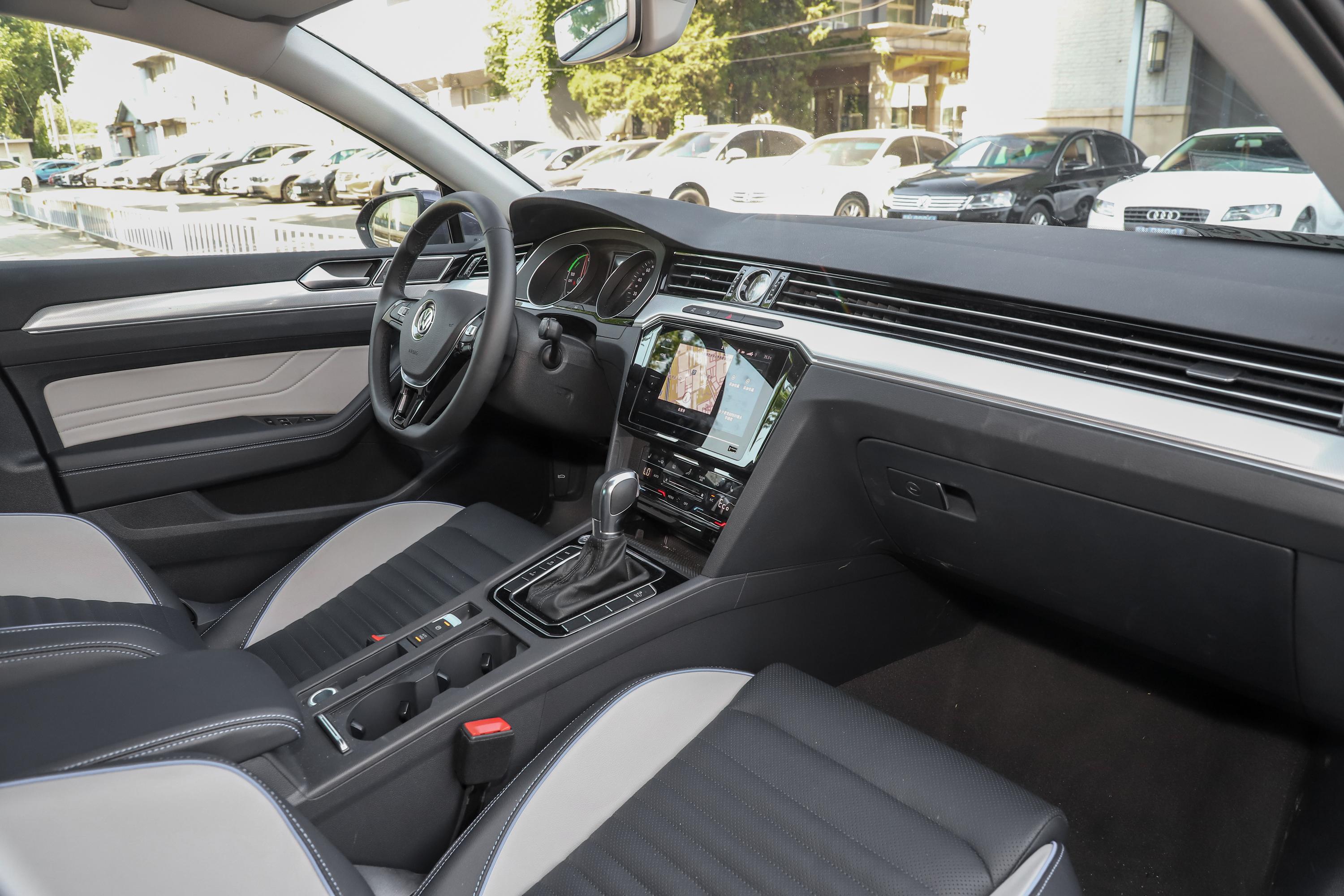 迈腾gte插电混动车灯方向盘扭矩