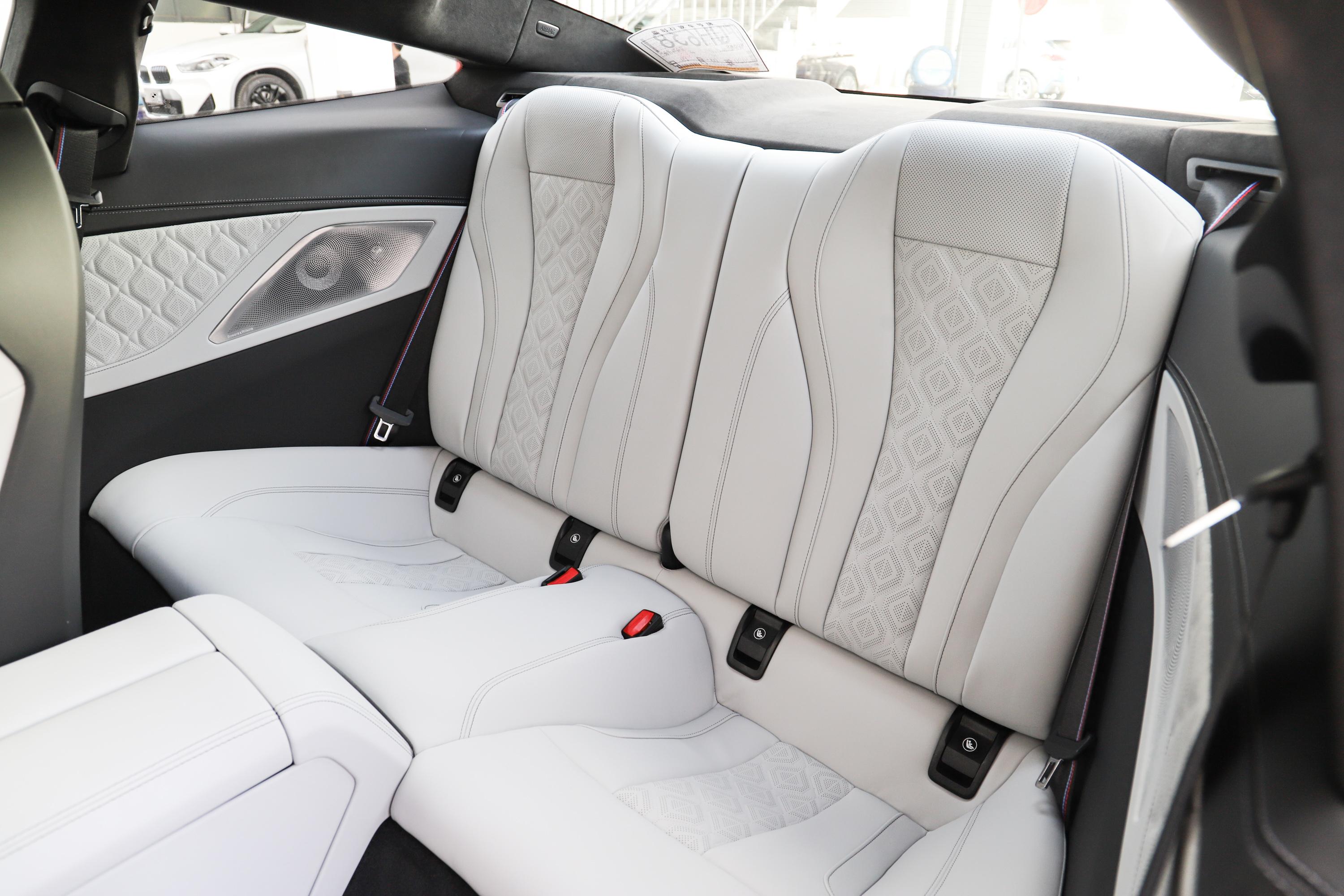 宝马m8内饰-空间-发动机-易车