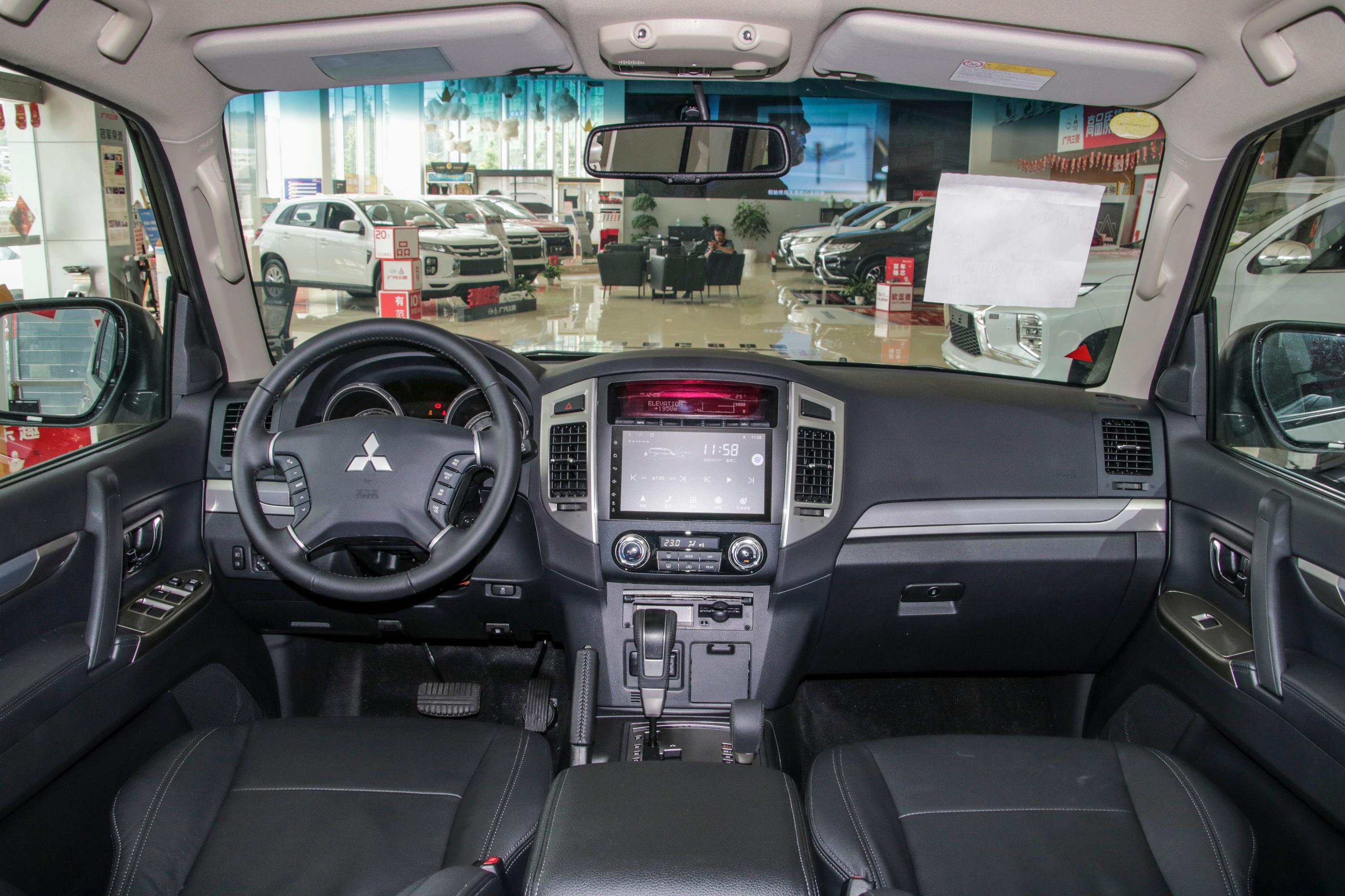 帕杰罗内饰-后排-配置-易车