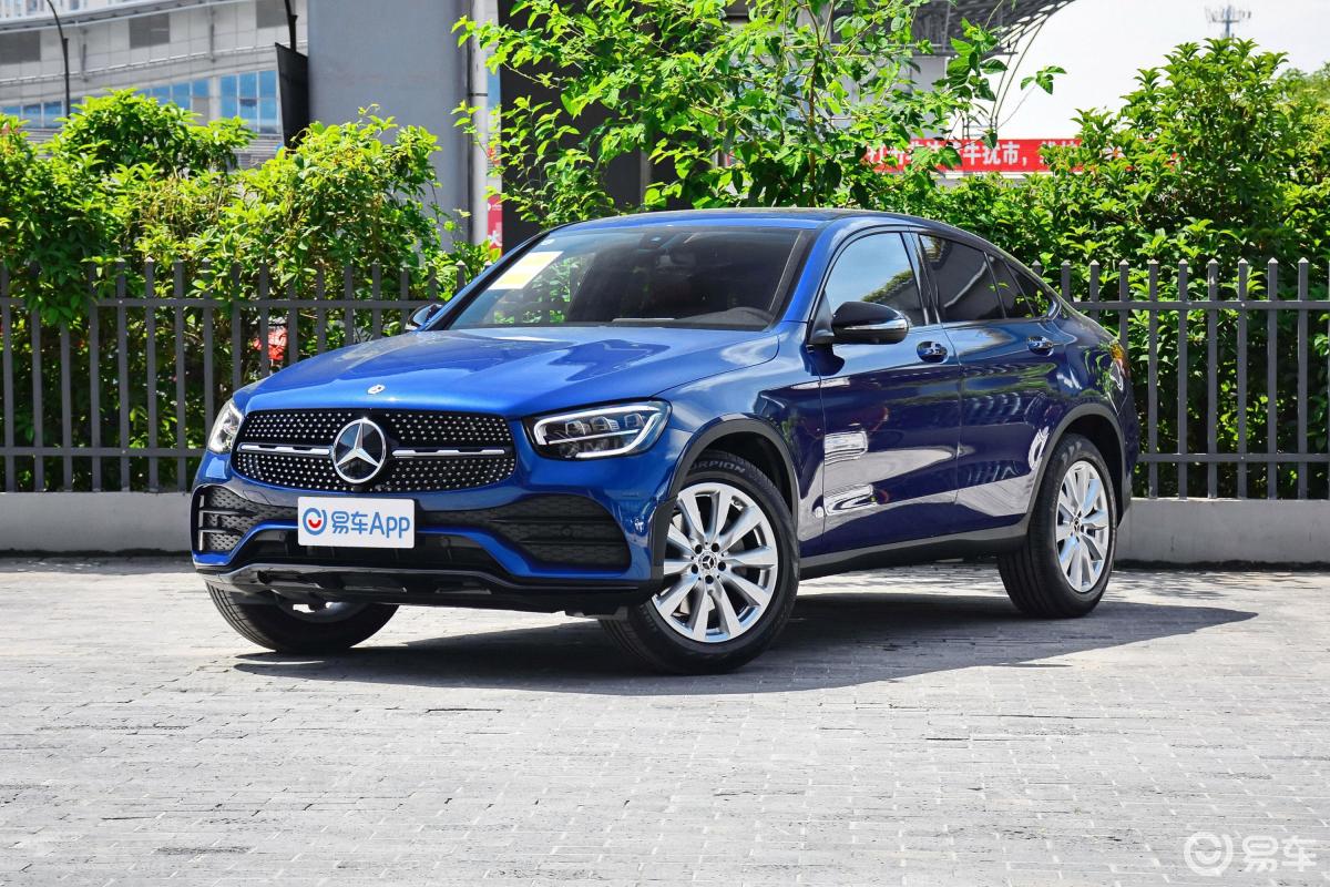 【奔驰glc轿跑2020款glc 260 4matic 轿跑suv侧前45度车头向左水平