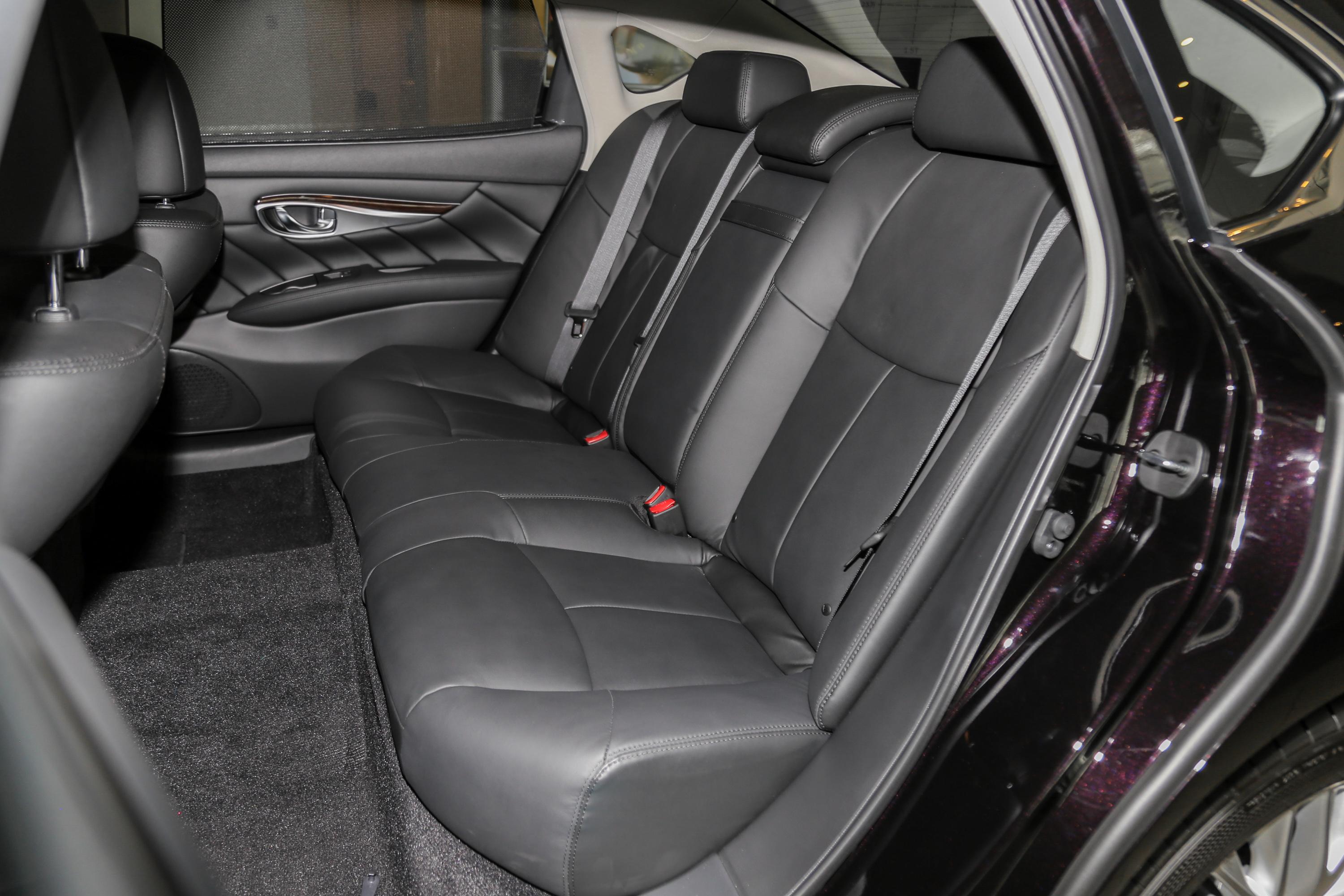 英菲尼迪q70l车身_座椅_气囊