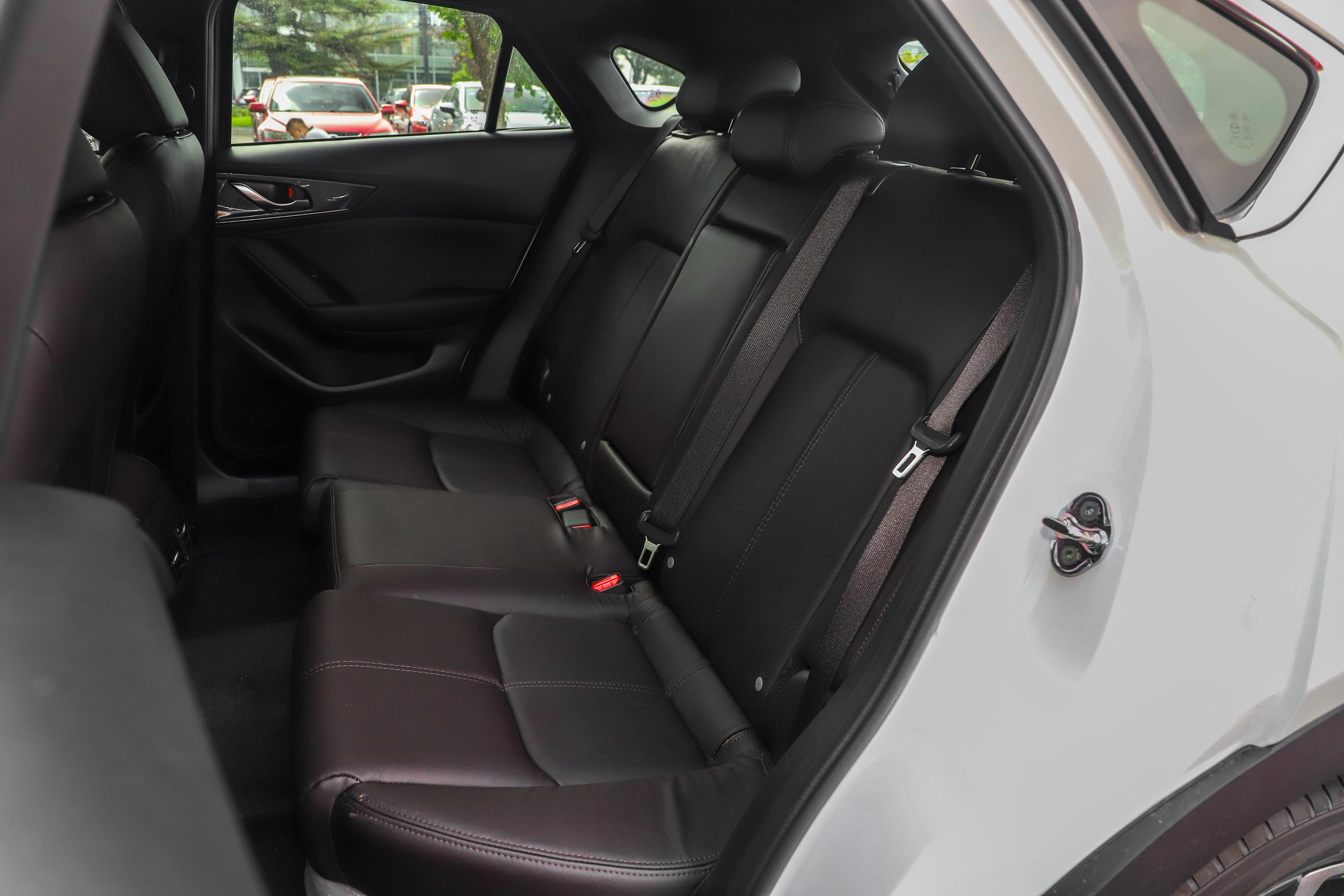 马自达cx4真皮座椅空间雷达