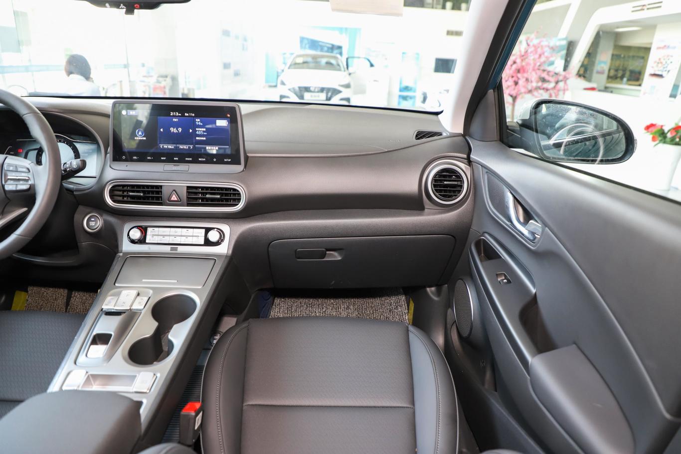 昂希诺 纯电动gls 智捷版内饰