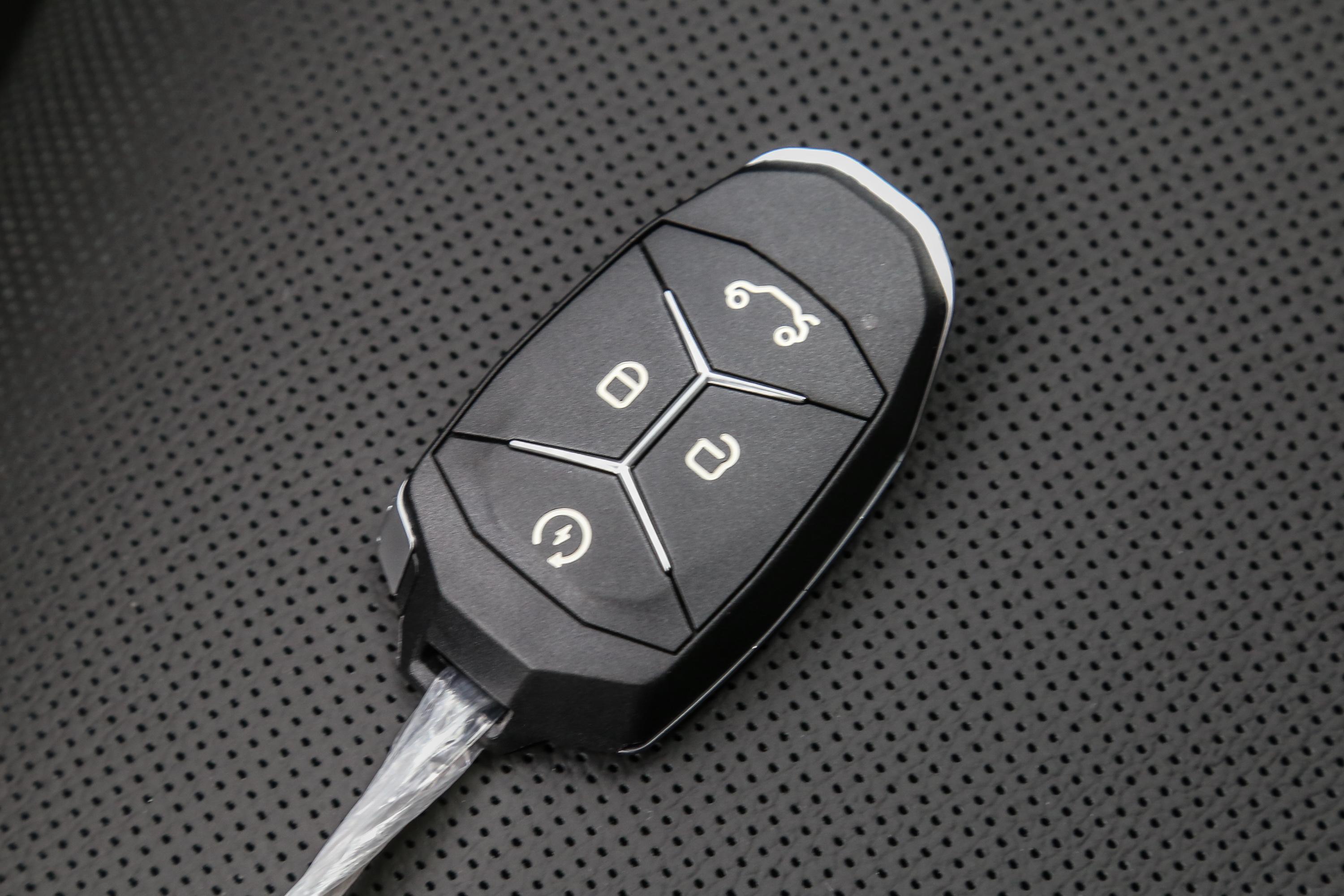 领克03车尾-座椅-气囊-易车