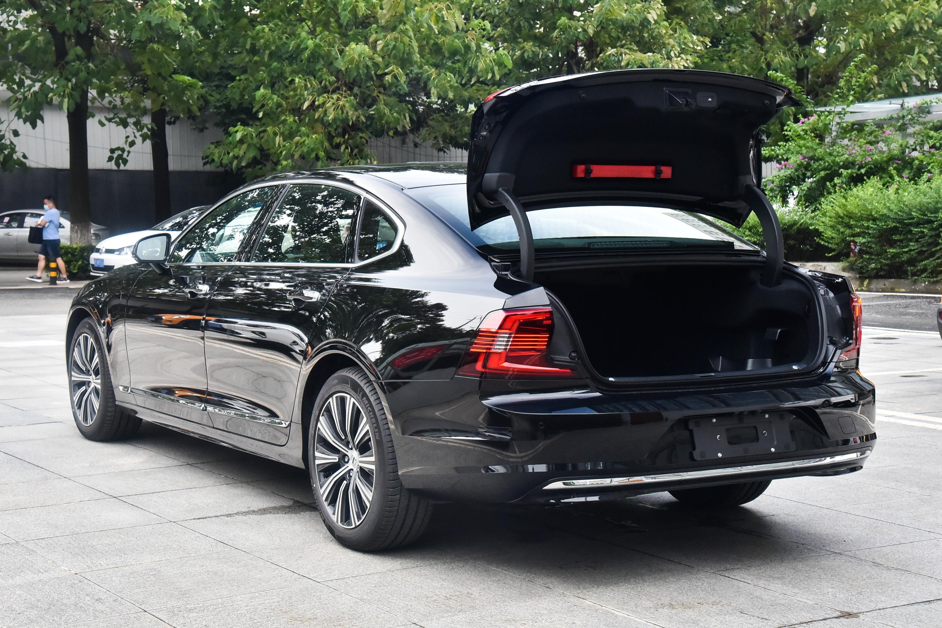 沃尔沃s90插电混动车灯座椅气囊