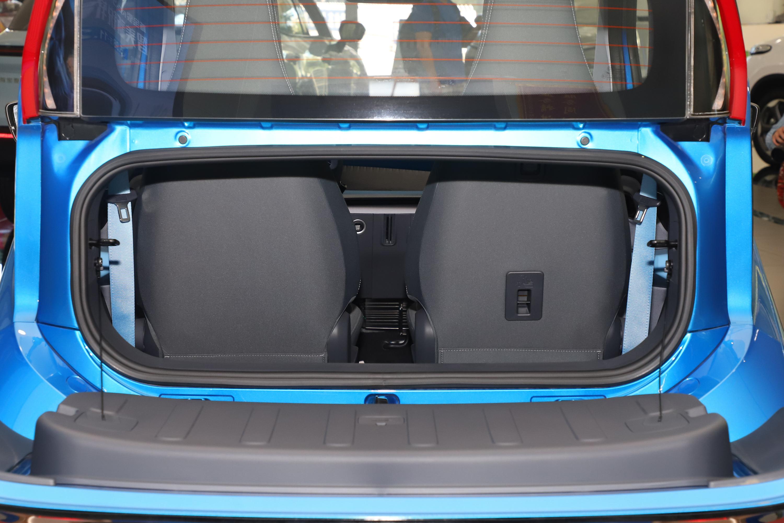 宝骏e200车尾-座椅-后排座-易车