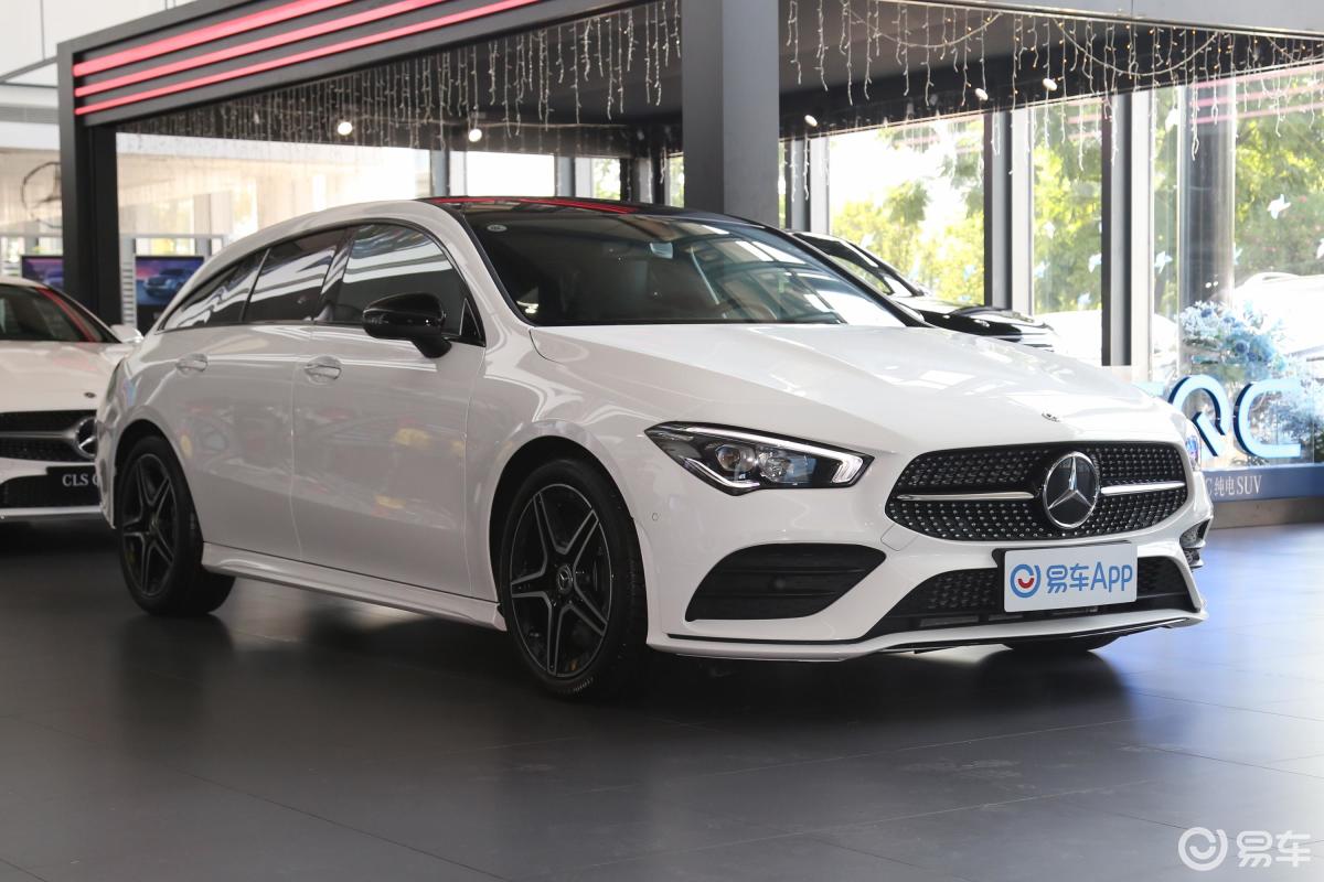 【奔驰cla级2020款cla 260 4matic 五门猎跑车侧前45度车头向右水平