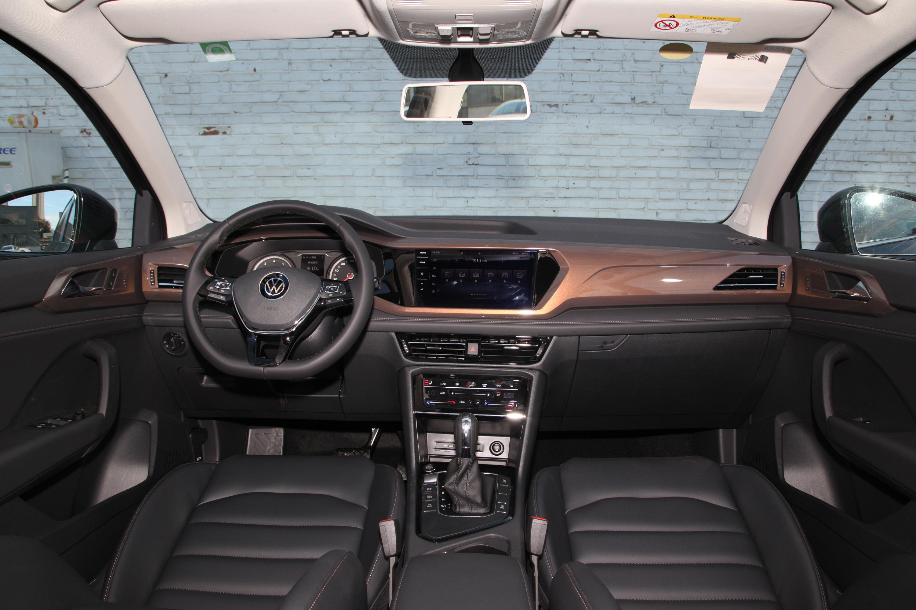 全新途岳内饰整体高级,在车内有家一般的感觉.