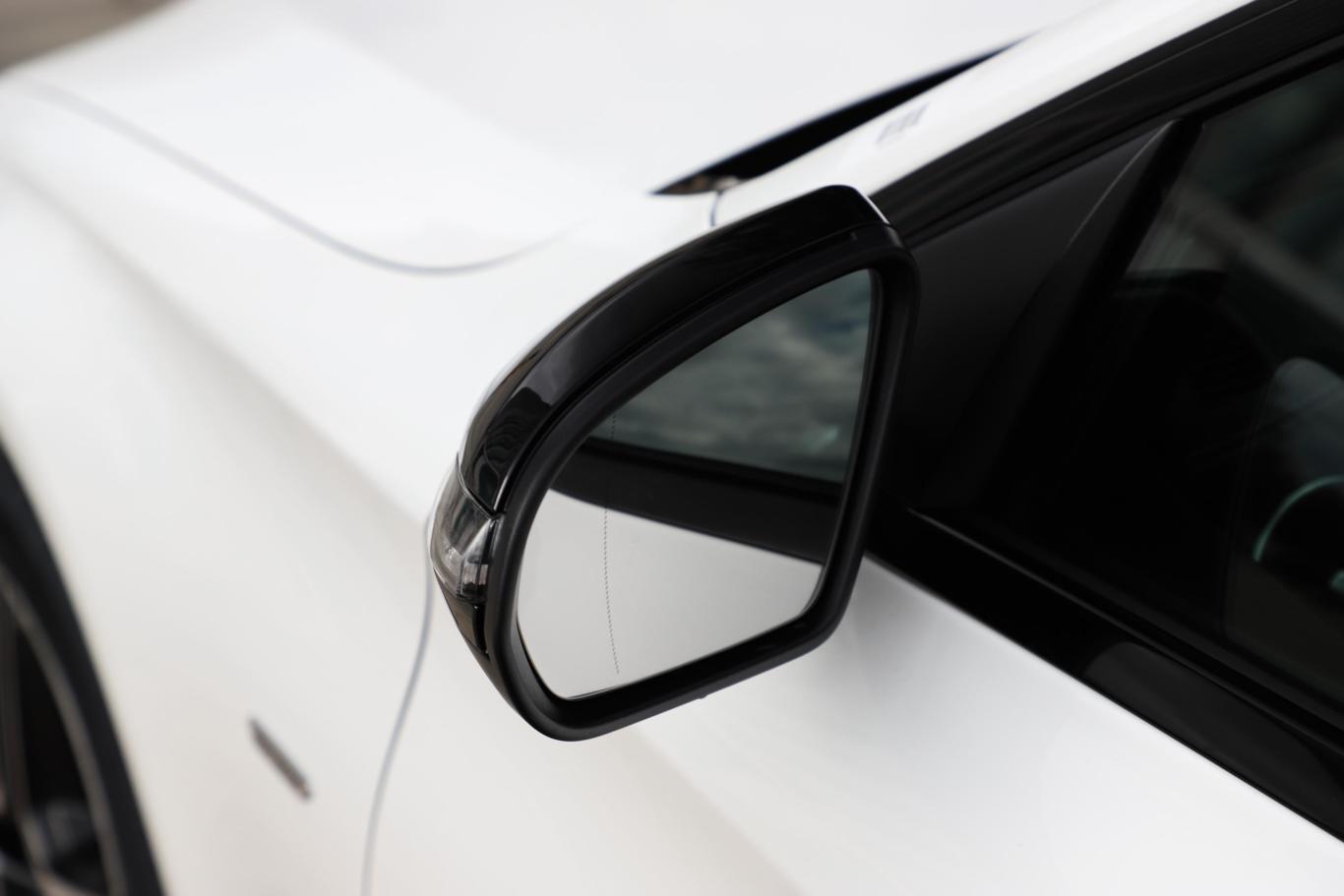 奔驰c级c 260 l 运动星耀臻藏版后视镜镜面