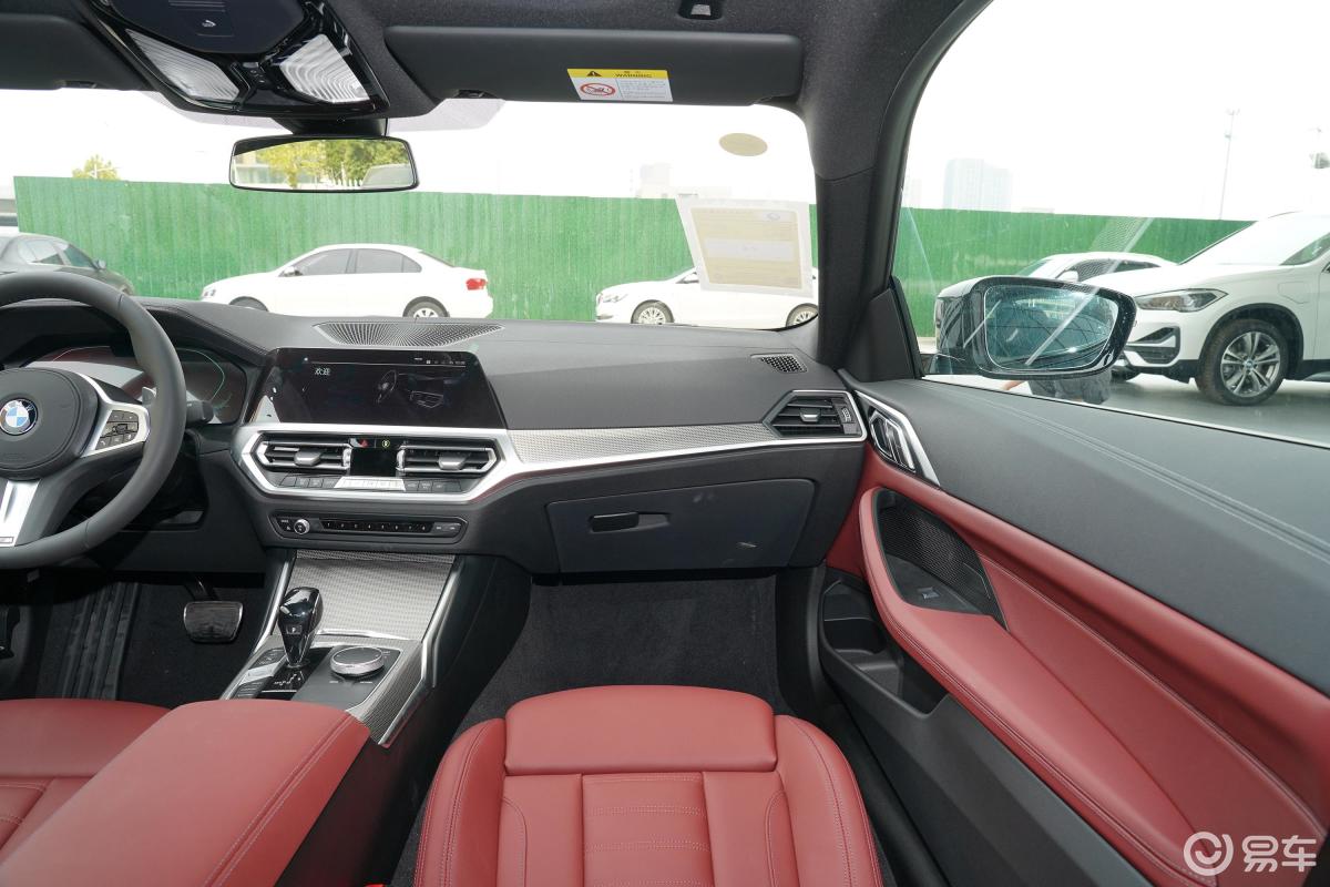 【宝马4系2021款双门轿跑车 425i m运动曜夜套装副驾驶位区域汽车图片