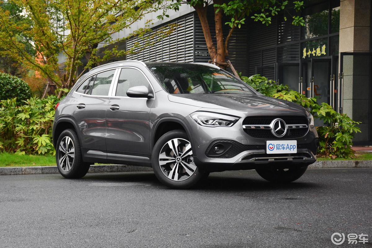 【奔驰gla2020款gla 200侧前45度车头向右水平汽车图片-汽车图片大全