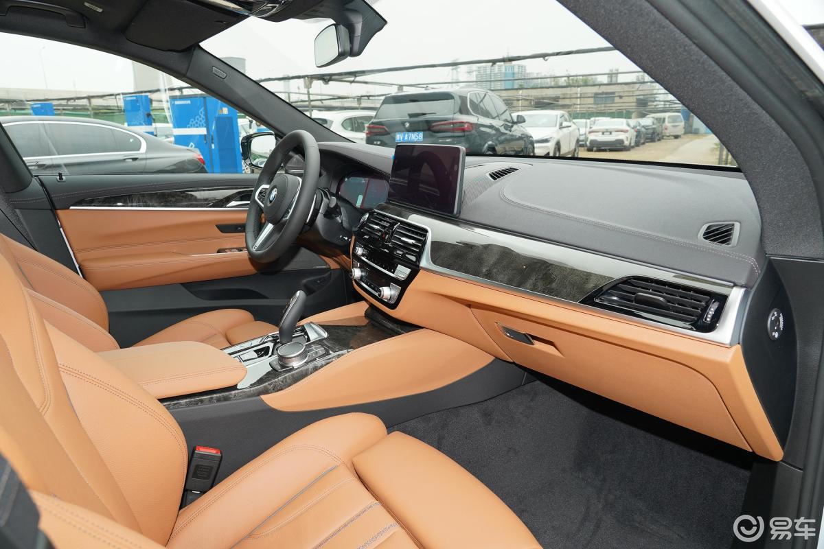 【宝马6系gt2021款630i m运动套装内饰全景副驾驶员方向汽车图片-汽车