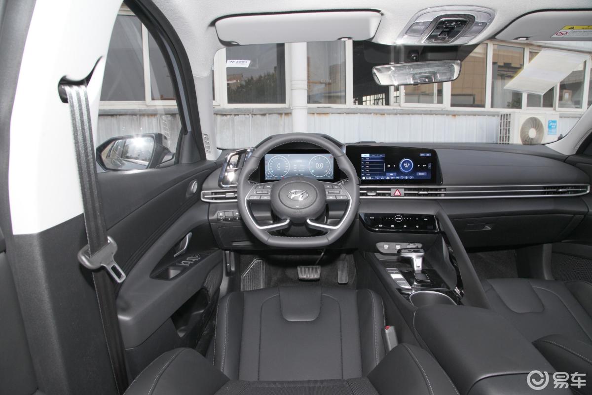 北京现代  伊兰特  2021款  2021款  2011款  2007款  2006款  1.