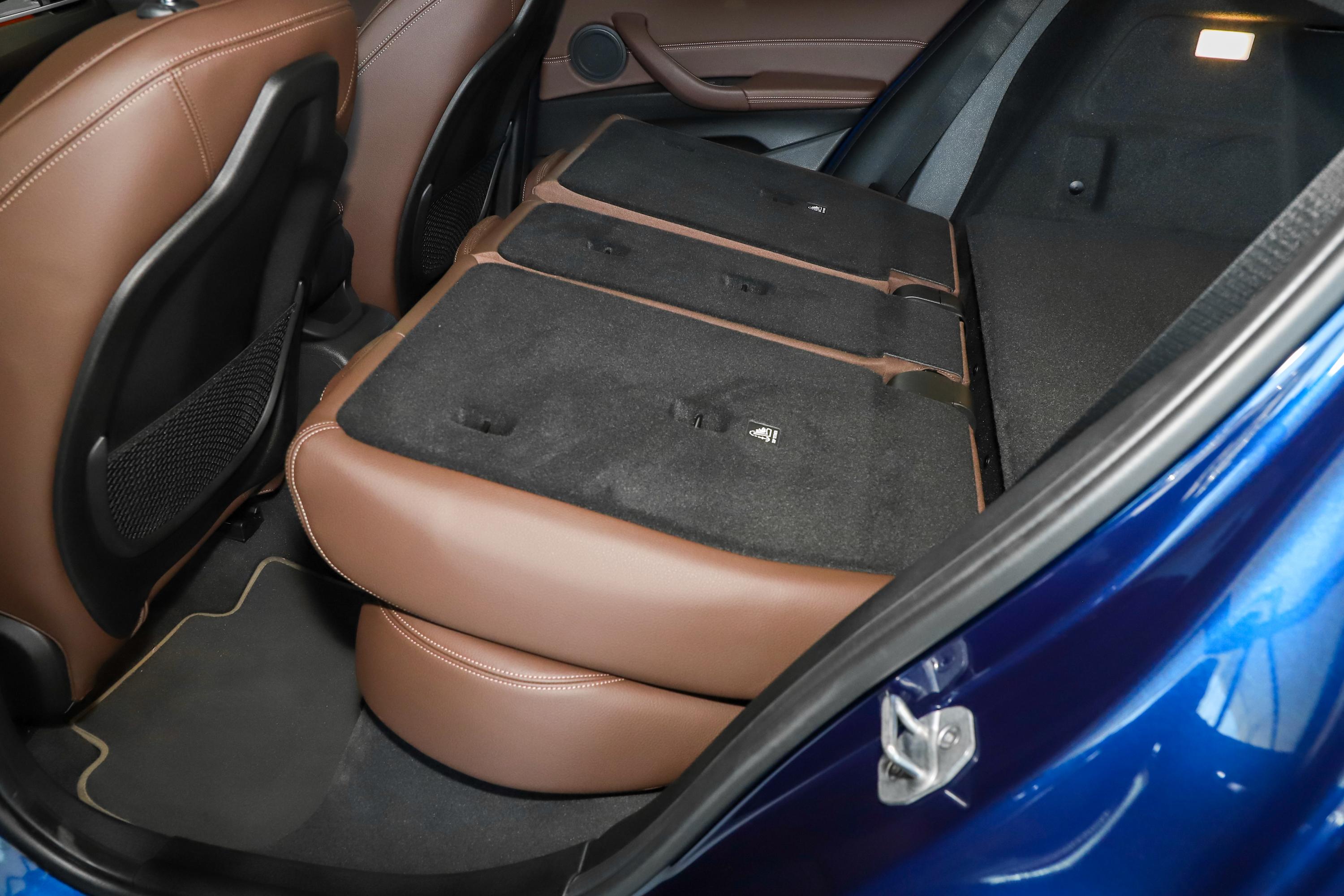 宝马x2后排空间表现中规中矩,腿部空间还算富裕,满足日常家用完全没有