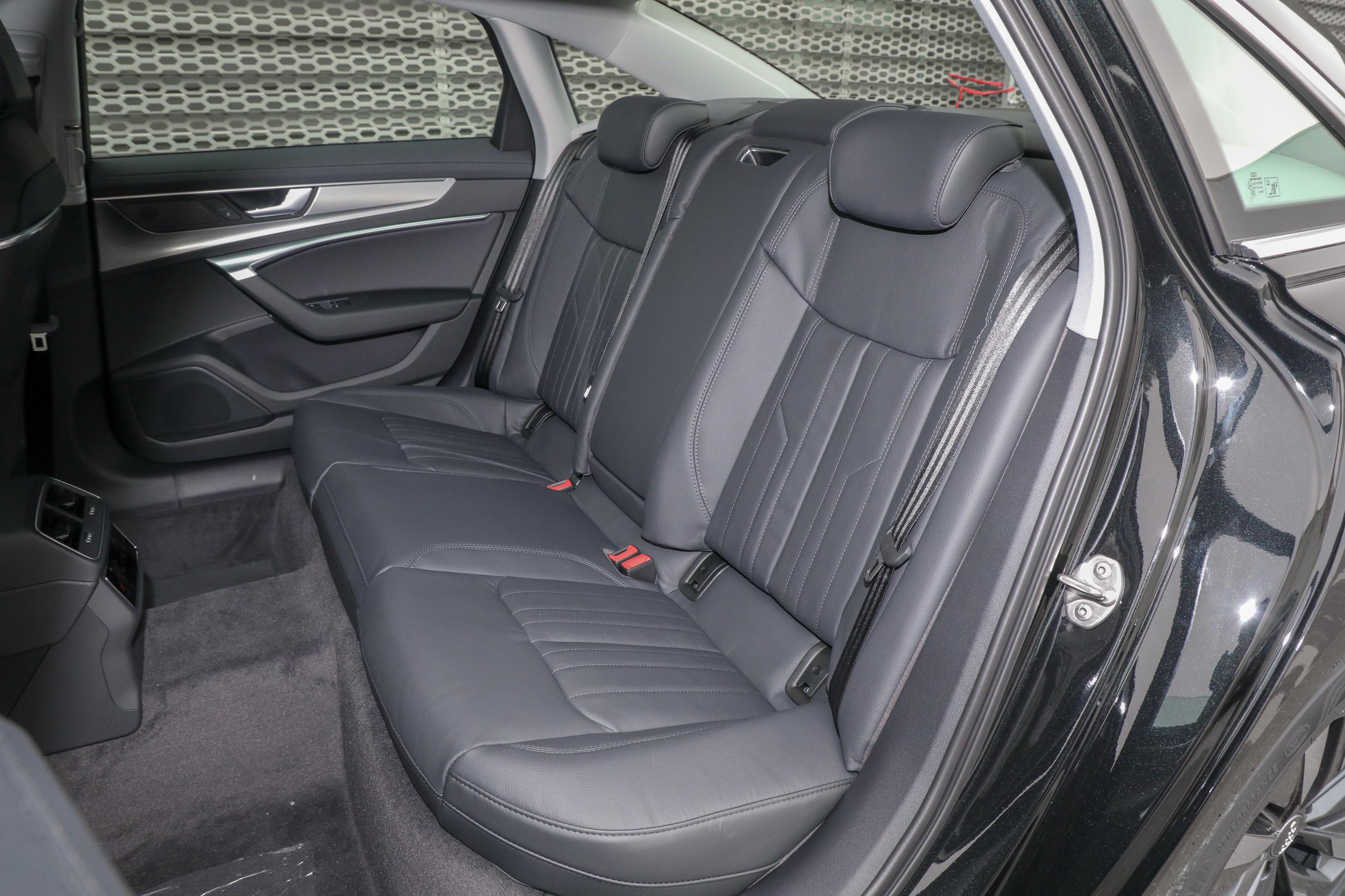 奥迪a6l真皮座椅后排雷达