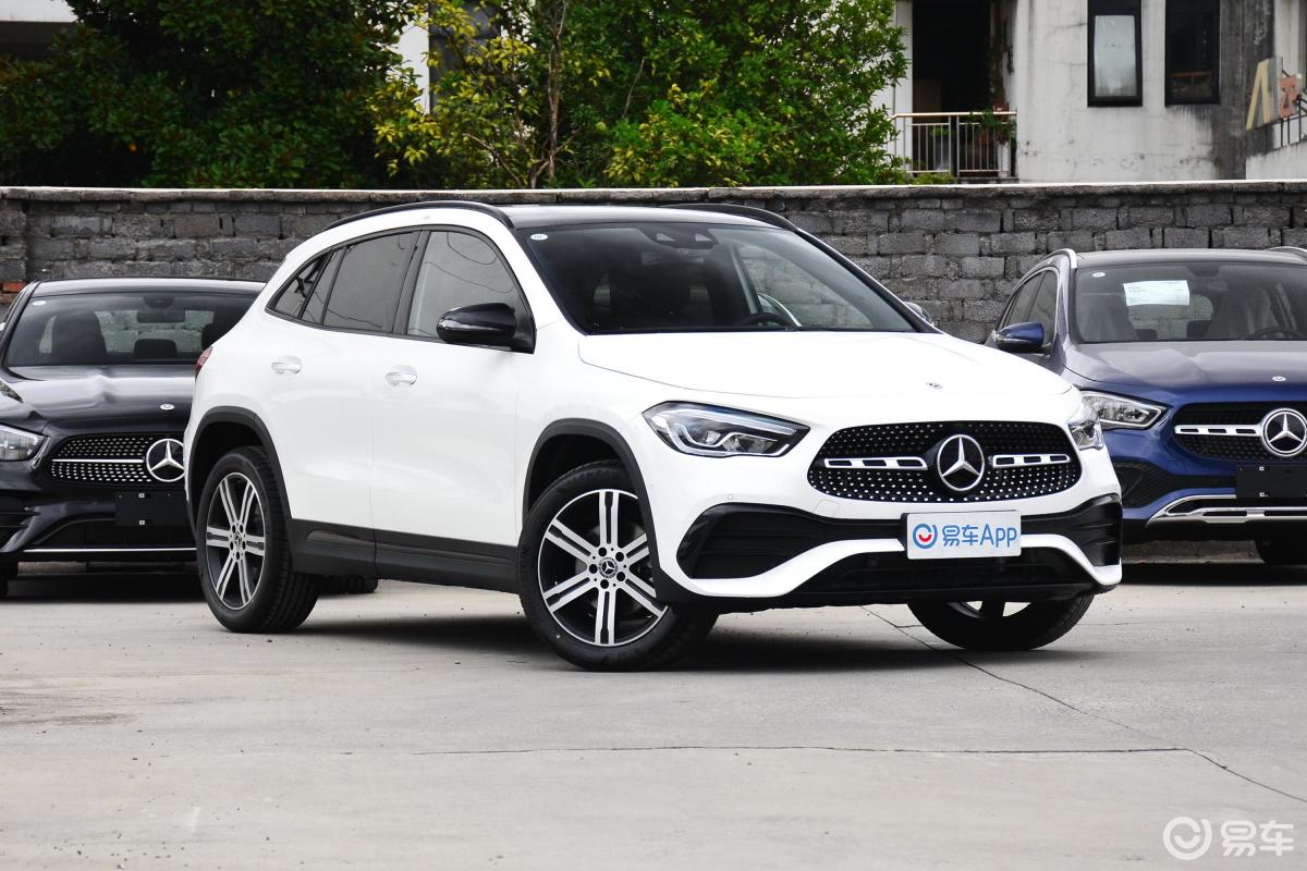 【奔驰gla2020款gla 200 4matic侧前45度车头向右水平汽车图片-汽车