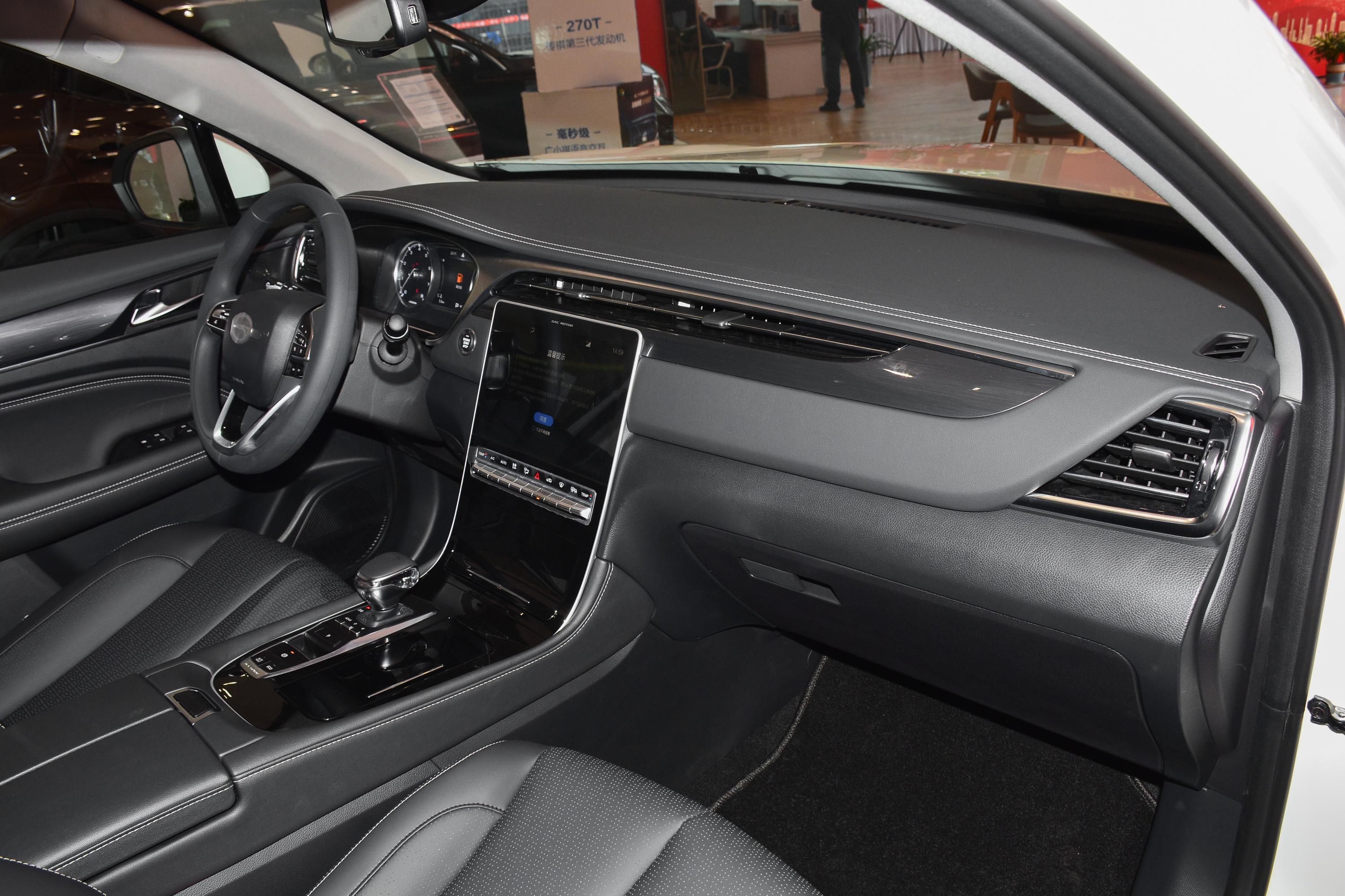 传祺gs5内饰_空间_发动机