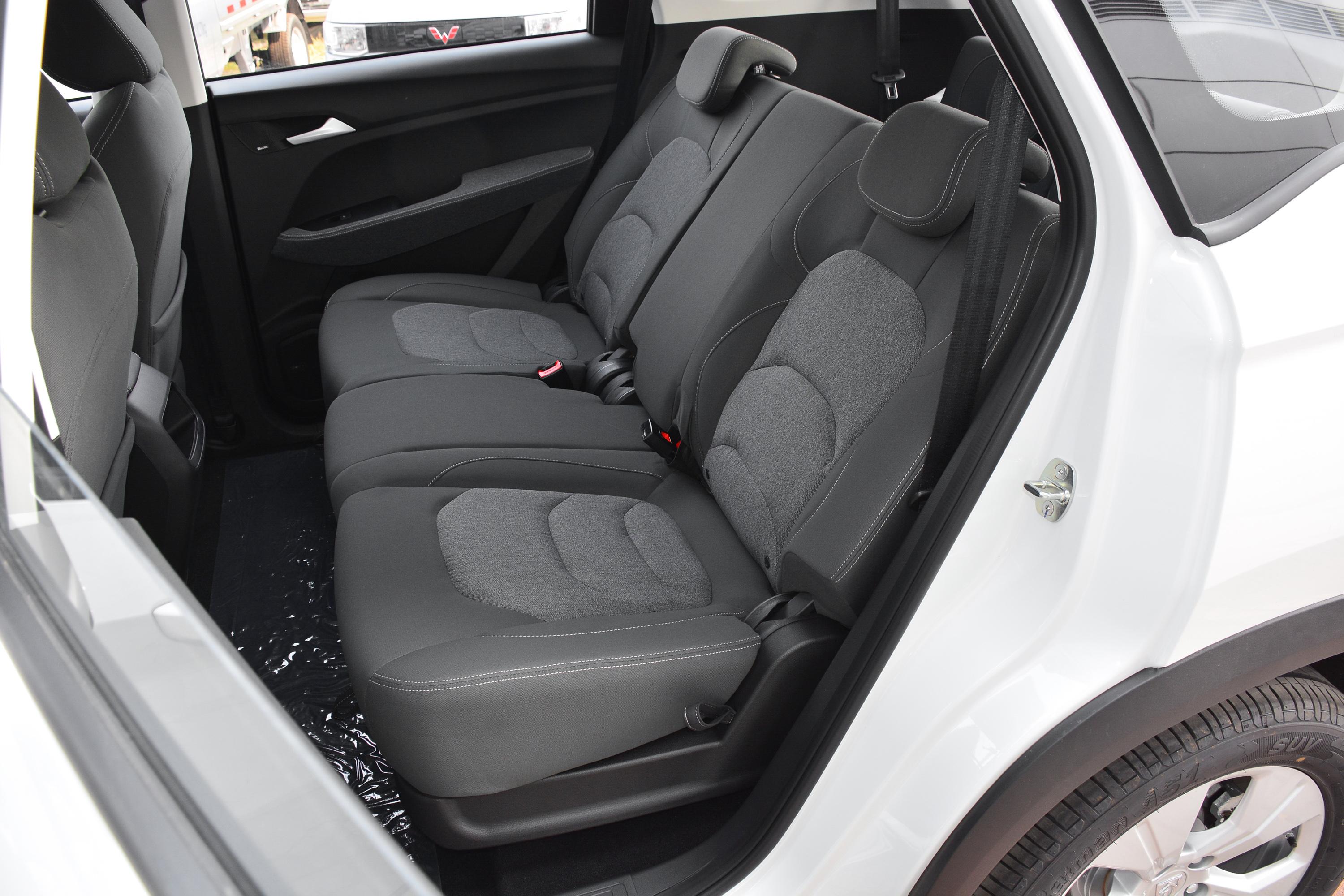 宝骏530内饰-后排-发动机-易车