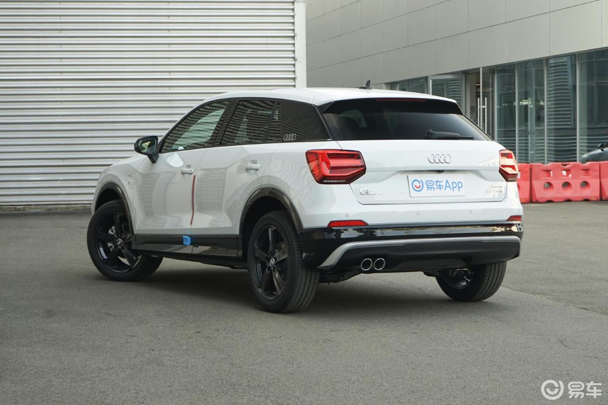 【奥迪q2l2021款35 tfsi 时尚动感型侧后45度车头向左水平汽车图片