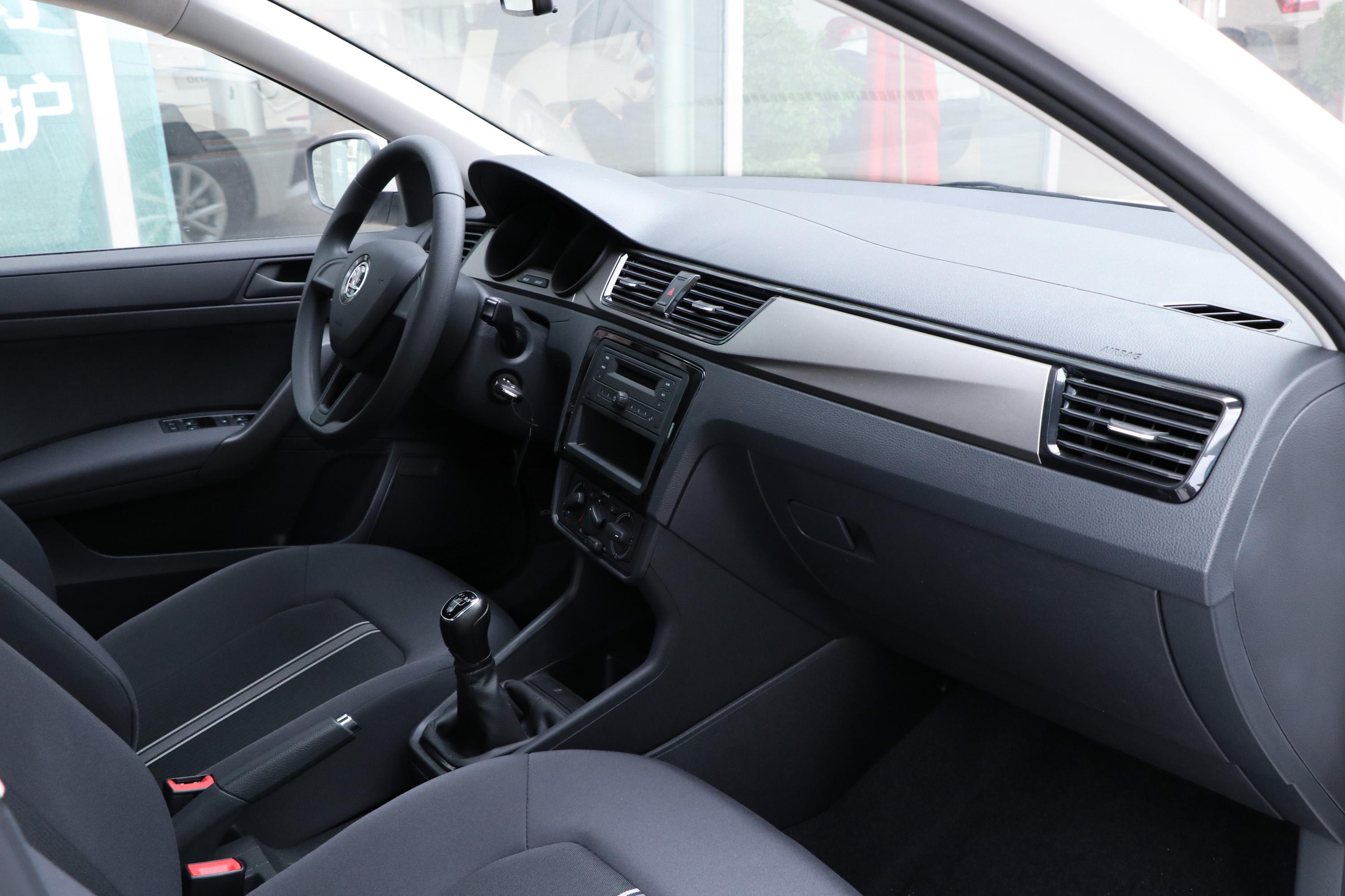 昕动内饰-空间-发动机-易车