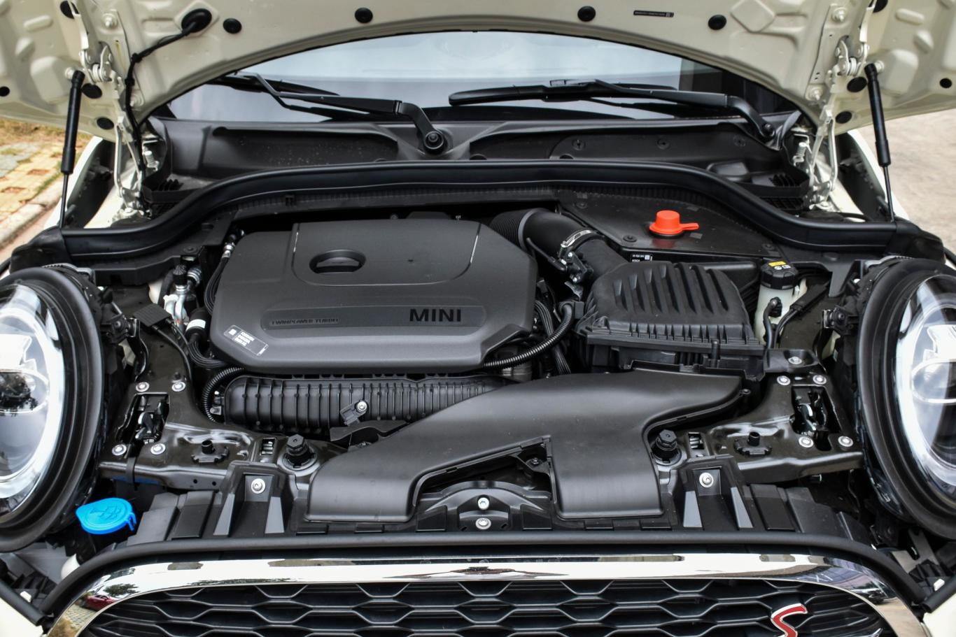 mini2.0t cooper s 艺术家发动机舱整体